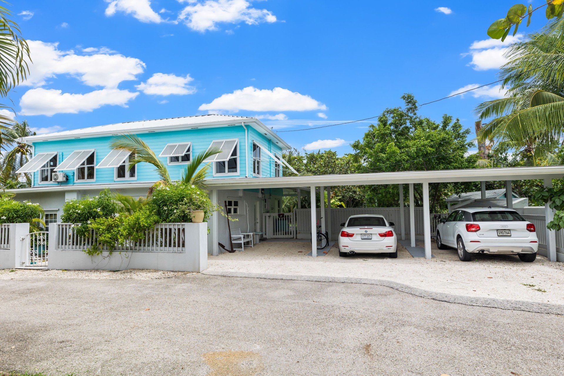40 Dunlop Drive - Prime Oceanfront Home On 1.22 Acres