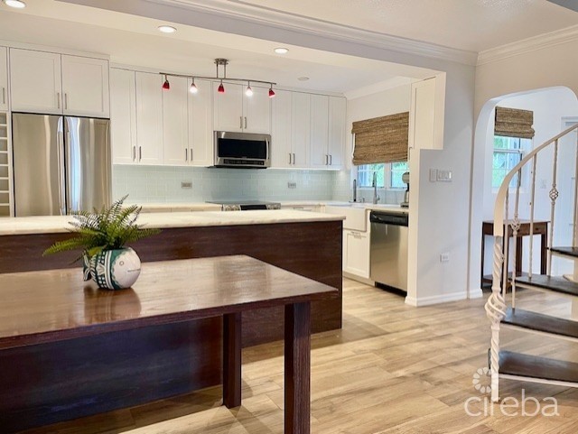 CANAL FRONT TOWNHOUSE, SMB CORRIDOR- SAFE HARBOUR CANAL FRONT TOWNHOUSE, SMB CORRIDOR- SAFE HARBOUR