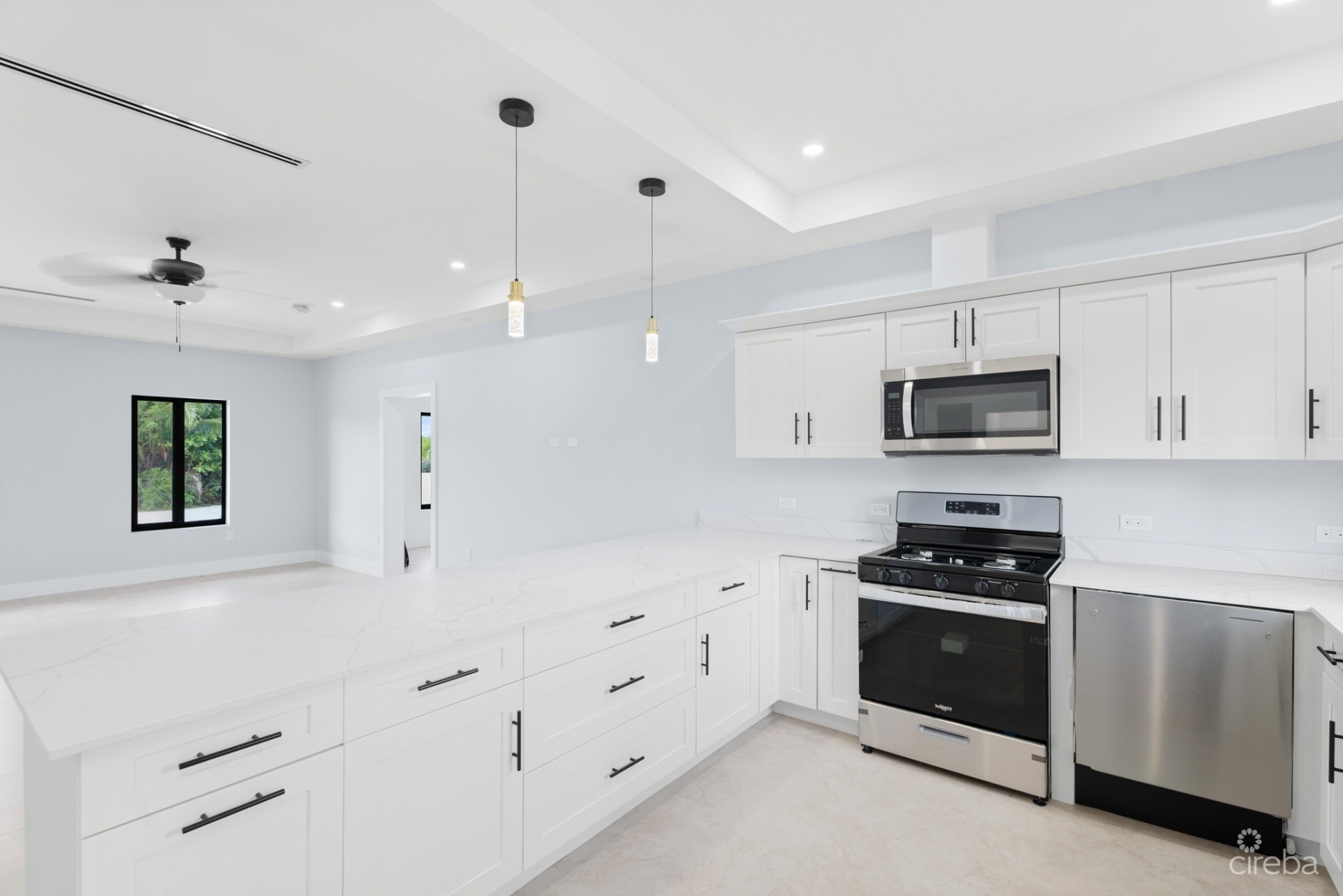 #1 BRAND NEW 3 BED 3.5 BATH DUPLEX -  LOOKOUT GARDENS