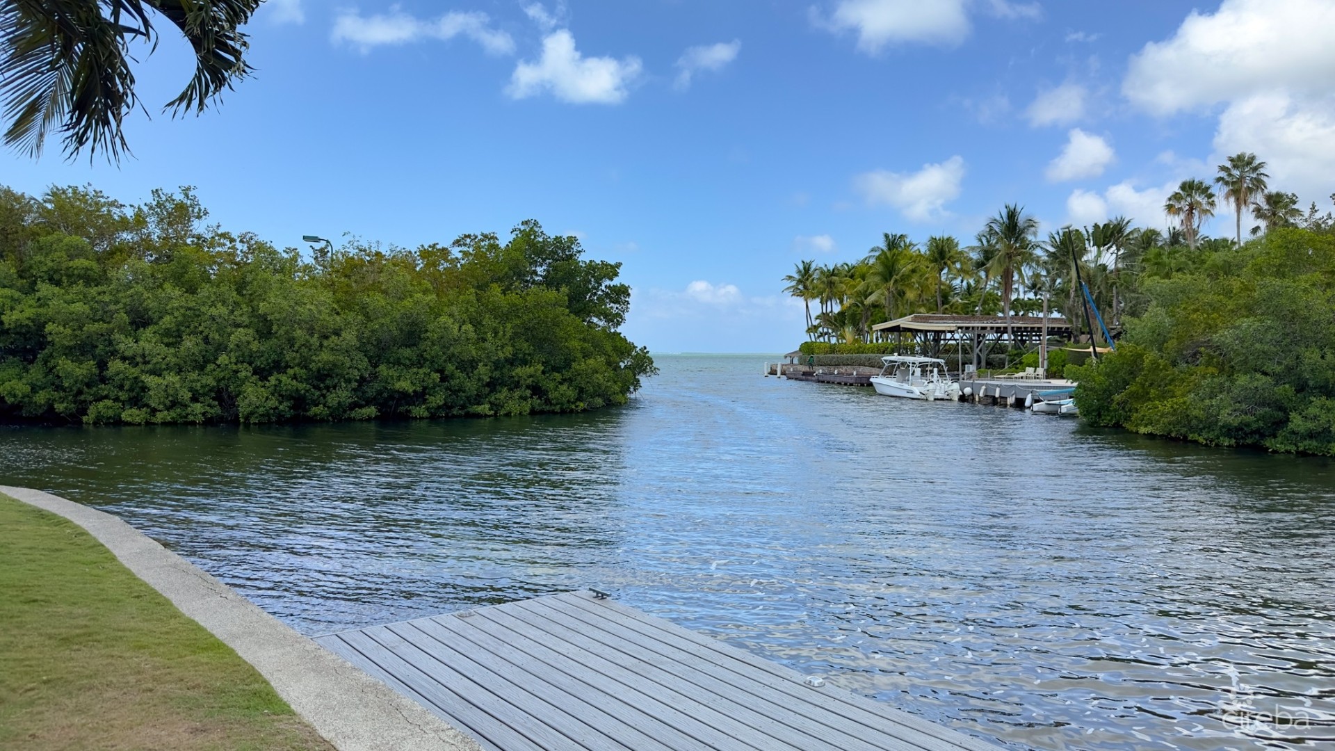 COASTAL ESCAPE WATERFRONT TOWNHOUSE COASTAL ESCAPE WATERFRONT TOWNHOUSE