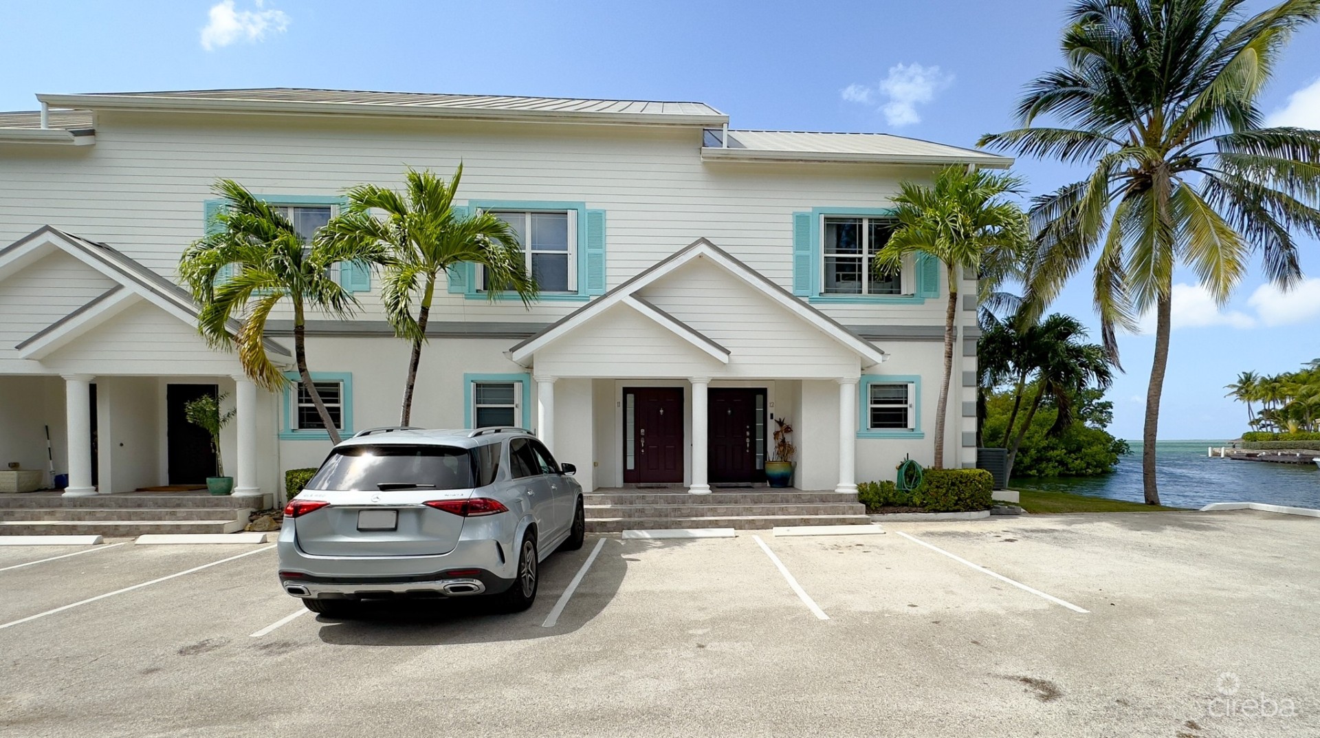 COASTAL ESCAPE WATERFRONT TOWNHOUSE COASTAL ESCAPE WATERFRONT TOWNHOUSE