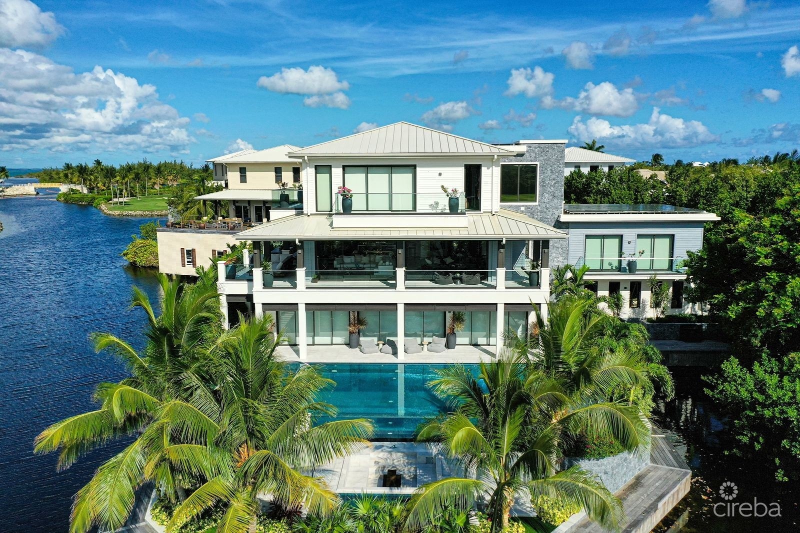 RITZ-CARLTON DECKHOUSE 9 RITZ-CARLTON DECKHOUSE 9