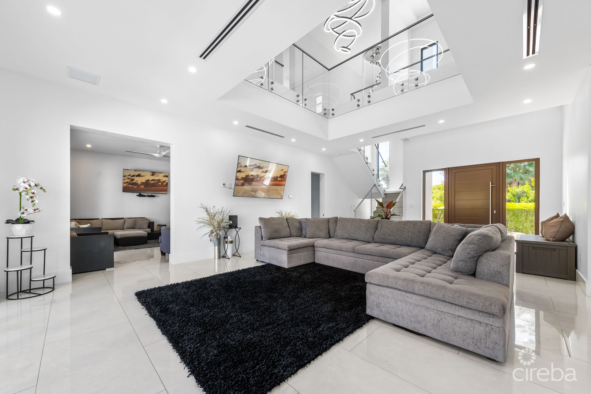 48 HAVEN CIRCLE - MODERN SINGLE FAMILY HOME