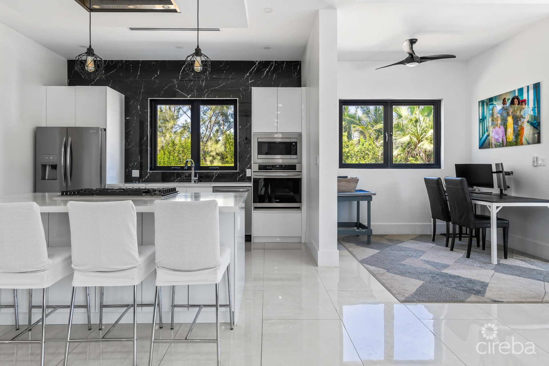 48 HAVEN CIRCLE - MODERN SINGLE FAMILY HOME