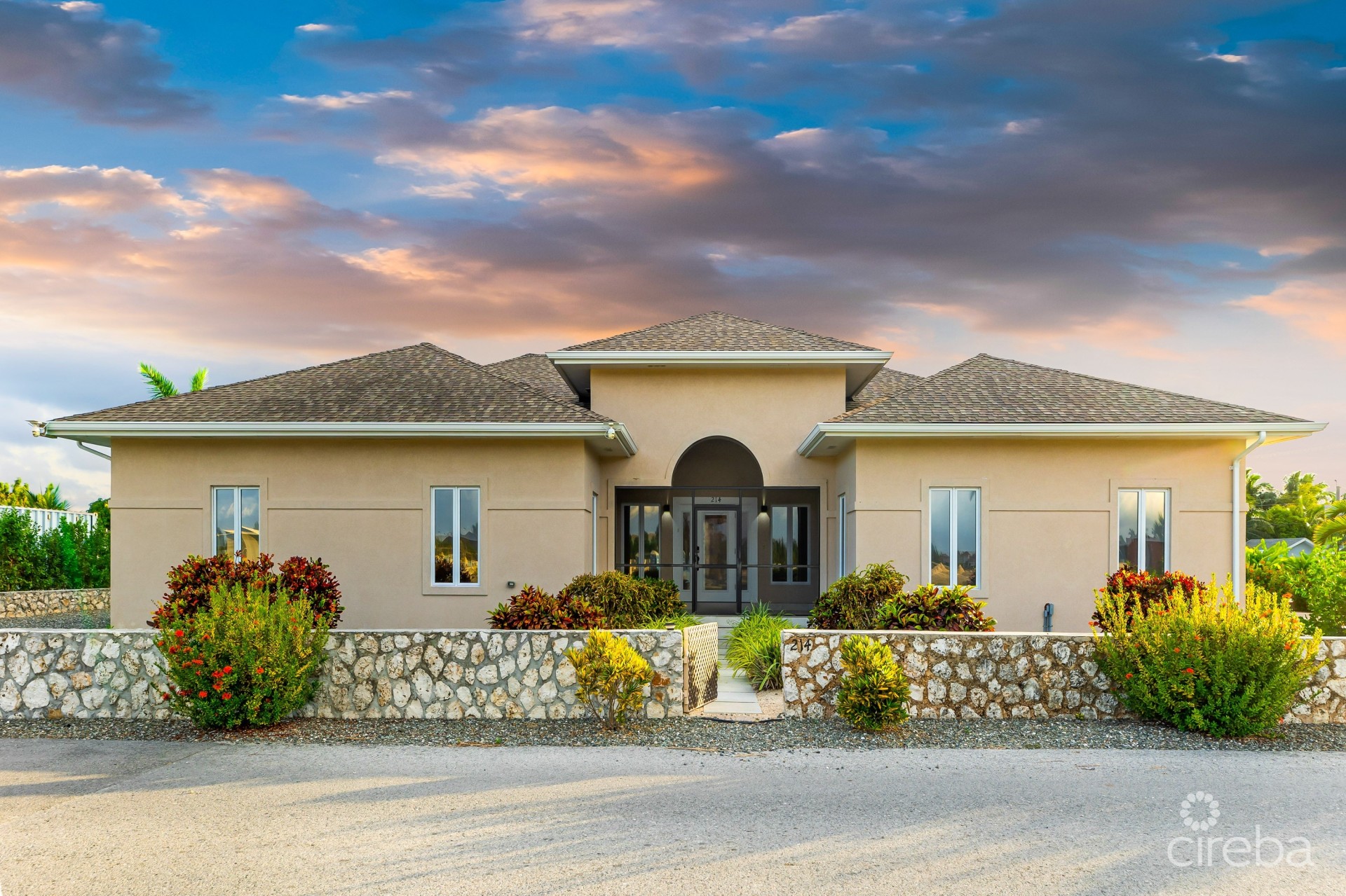 FULLY REMODELED 3BR FAMILY HOME IN NORTH SOUND ESTATES FULLY REMODELED 3BR FAMILY HOME IN NORTH SOUND ESTATES