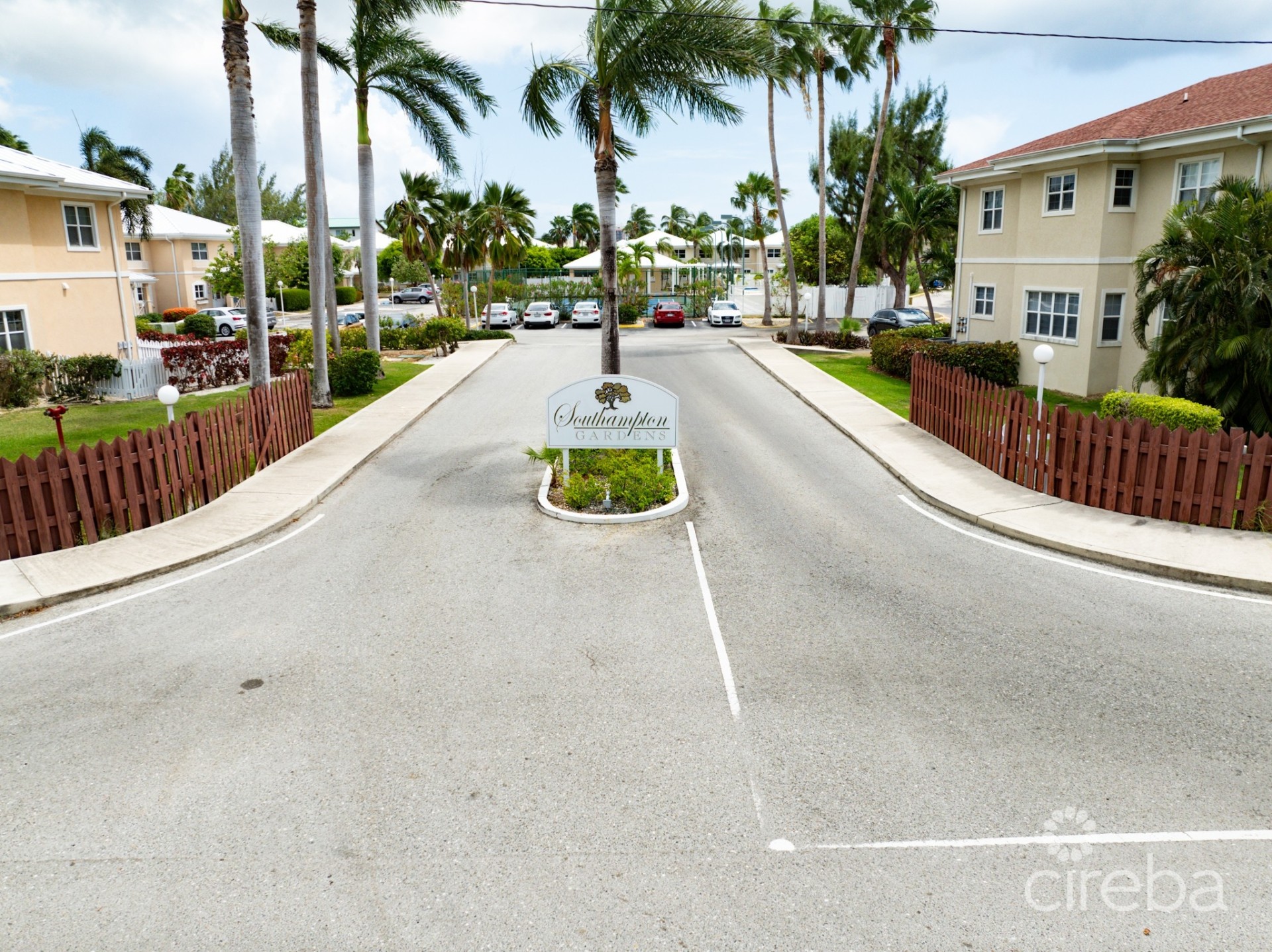 SOUTHAMPTON GARDENS 2 BED, 2.5 BATH TOWNHOUSE