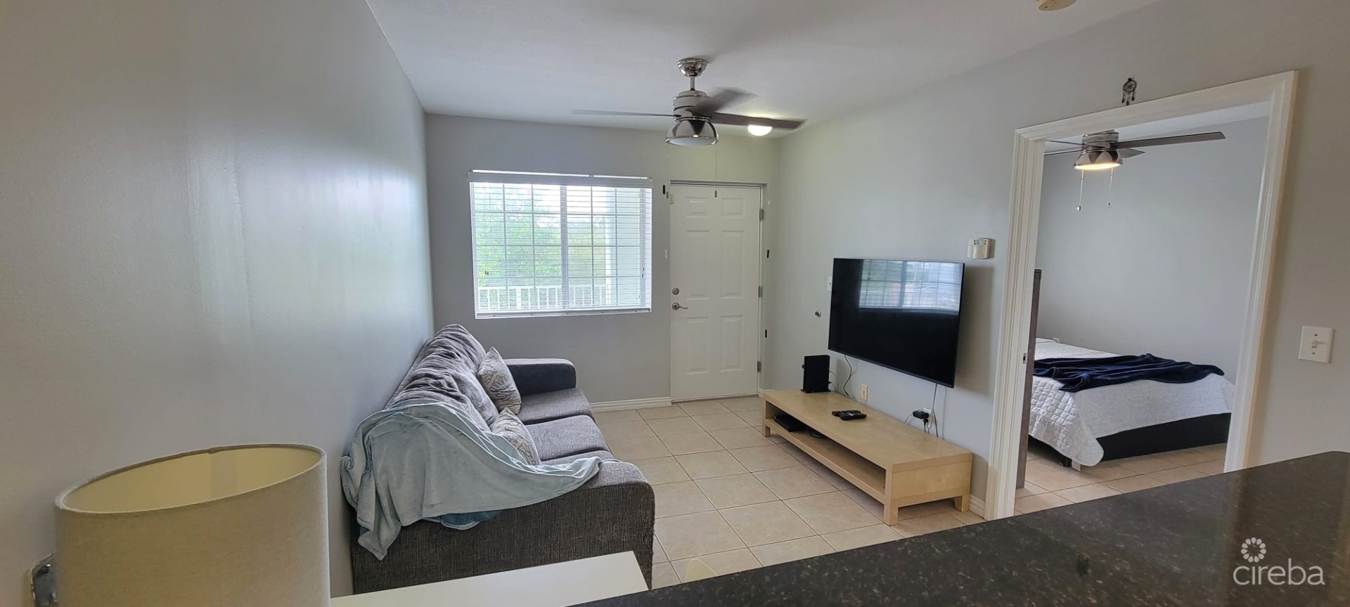 LAKESIDE--1BED/1BATH--MINUTES TO CAMANA BAY/SEVEN MILE BEACH LAKESIDE--1BED/1BATH--MINUTES TO CAMANA BAY/SEVEN MILE BEACH