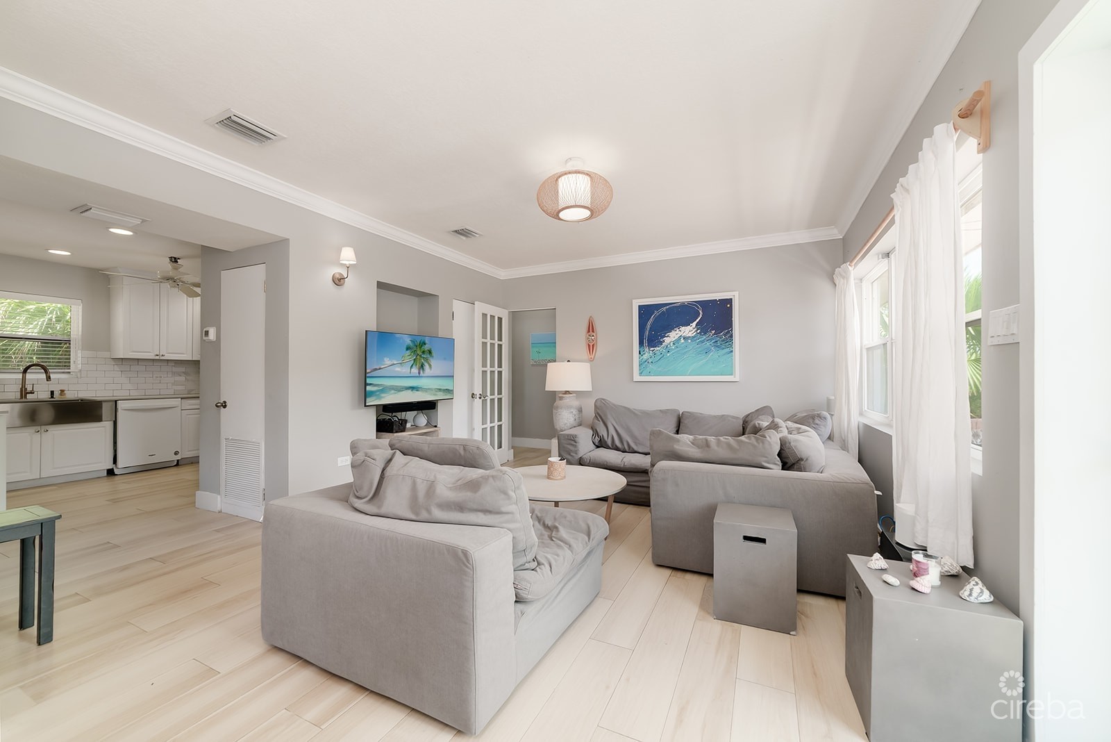 WINTERHAVEN BEACHFRONT 3 BED WINTERHAVEN BEACHFRONT 3 BED