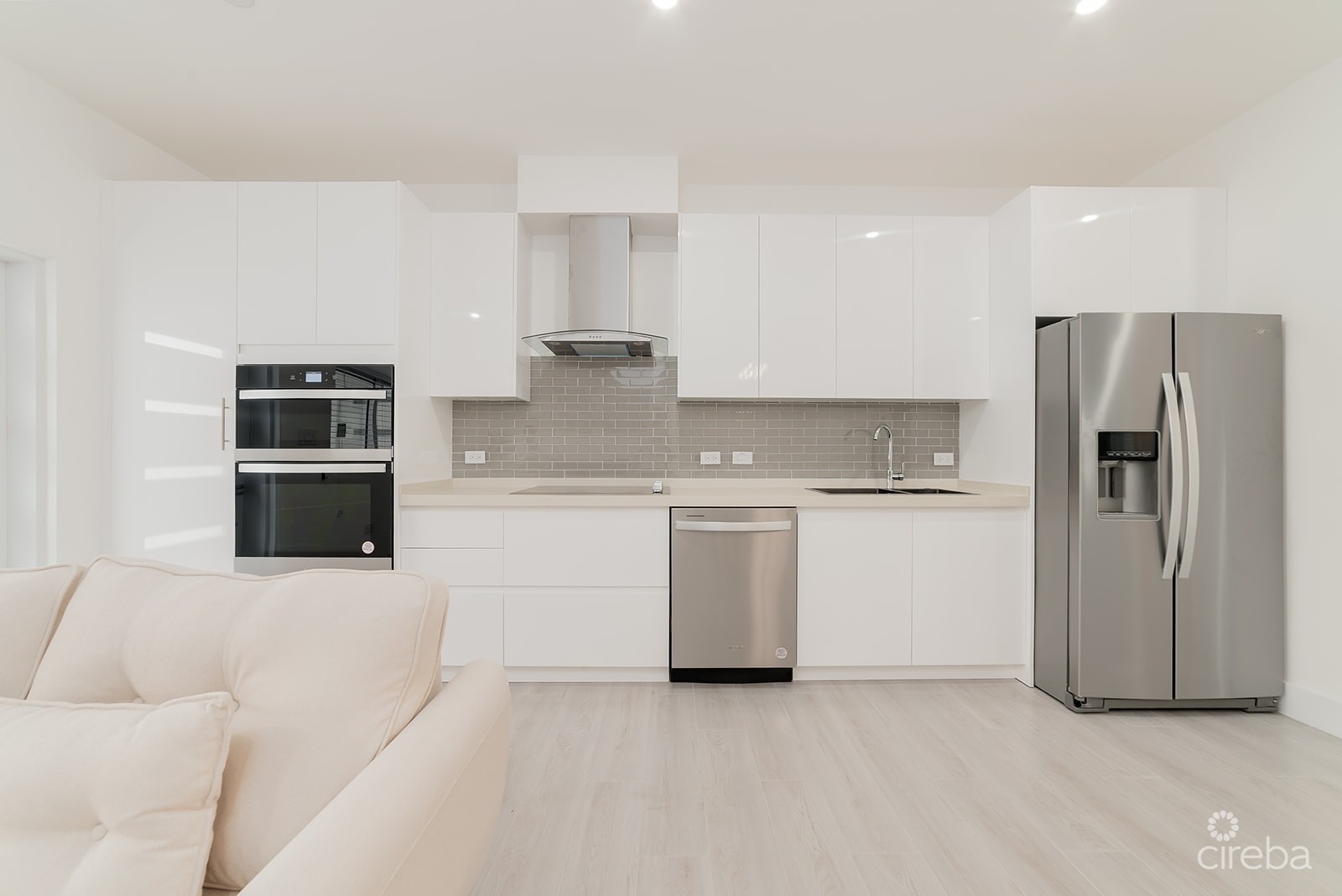 YARL 1 BED 1 BATH YARL 1 BED 1 BATH