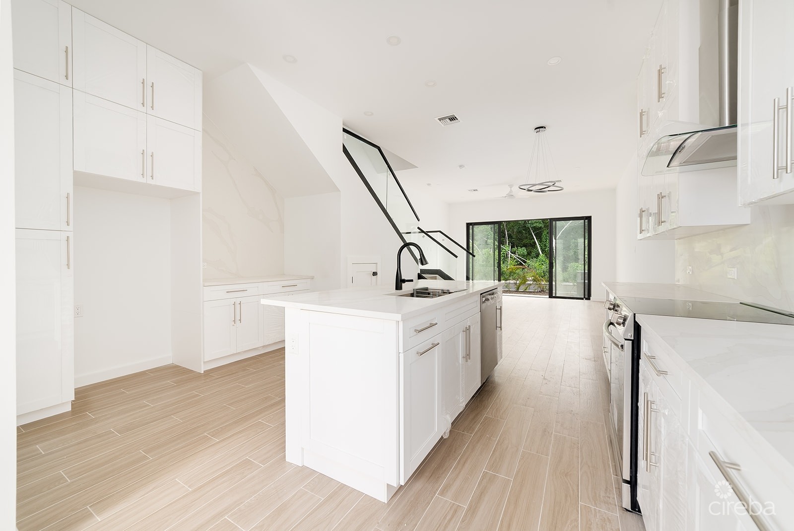 PRIVE STYLISHLY UPGRADED 2B/2.5B UNIT PRIVE STYLISHLY UPGRADED 2B/2.5B UNIT