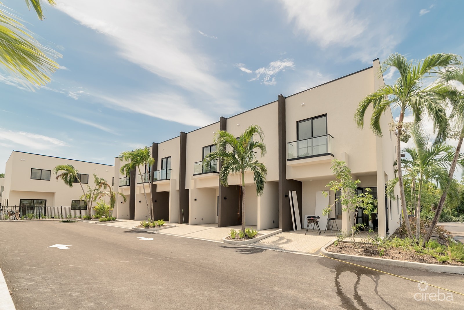 PRIVE STYLISHLY UPGRADED 2B/2.5B UNIT PRIVE STYLISHLY UPGRADED 2B/2.5B UNIT