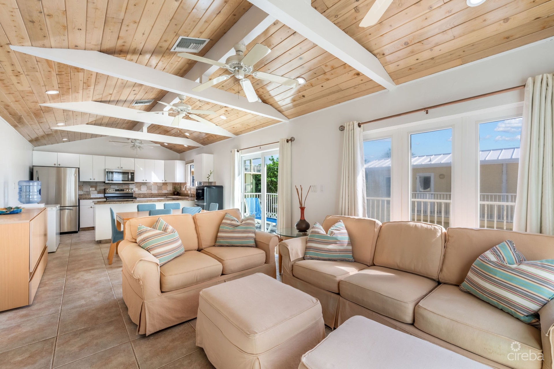 CARIBBEAN PARADISE 8, BEACHFRONT VILLA CARIBBEAN PARADISE 8, BEACHFRONT VILLA