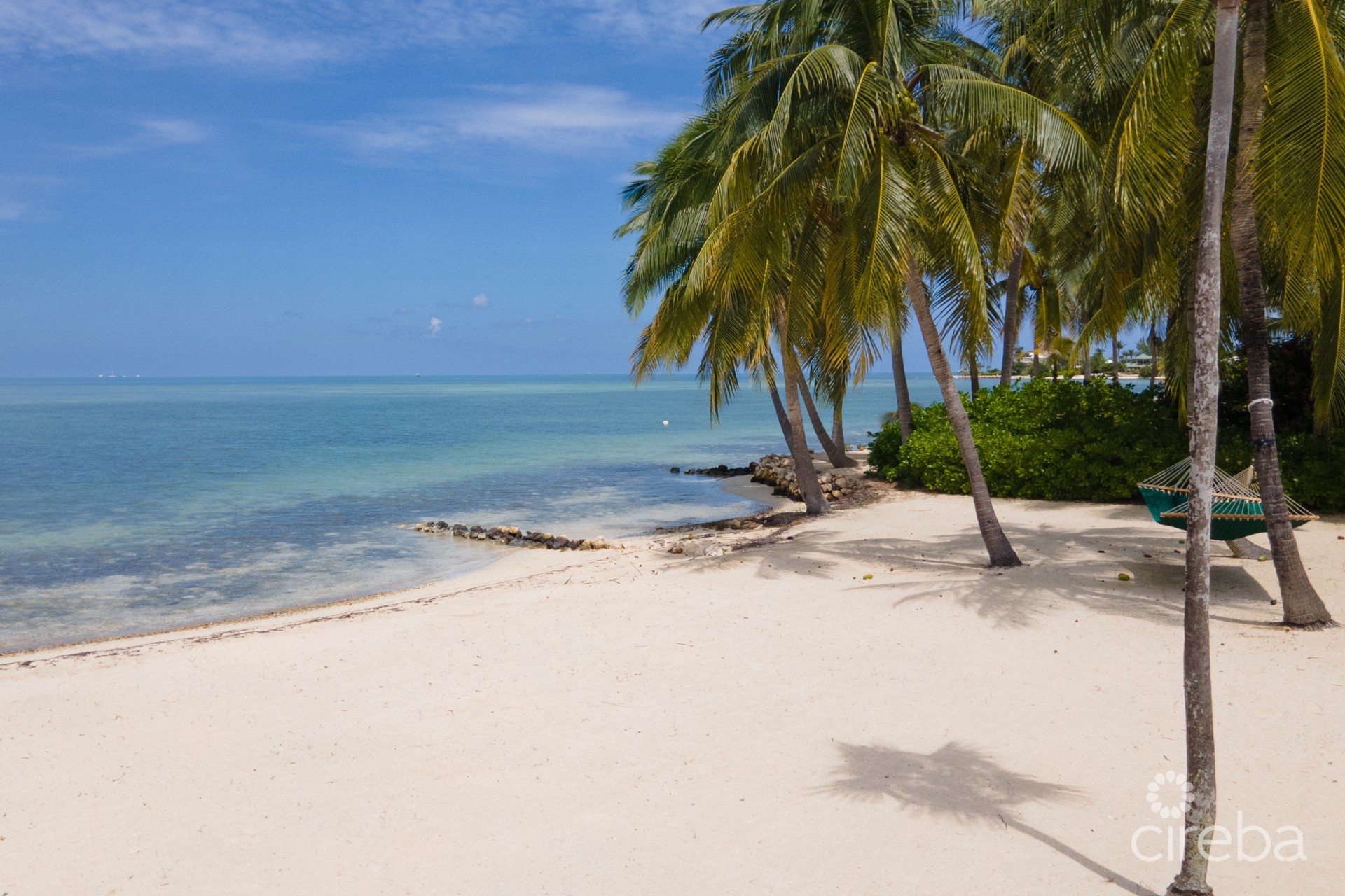GO BRAGH - KAIBO BEACHFRONT HOME WITH DOCK AND POOL GO BRAGH - KAIBO BEACHFRONT HOME WITH DOCK AND POOL