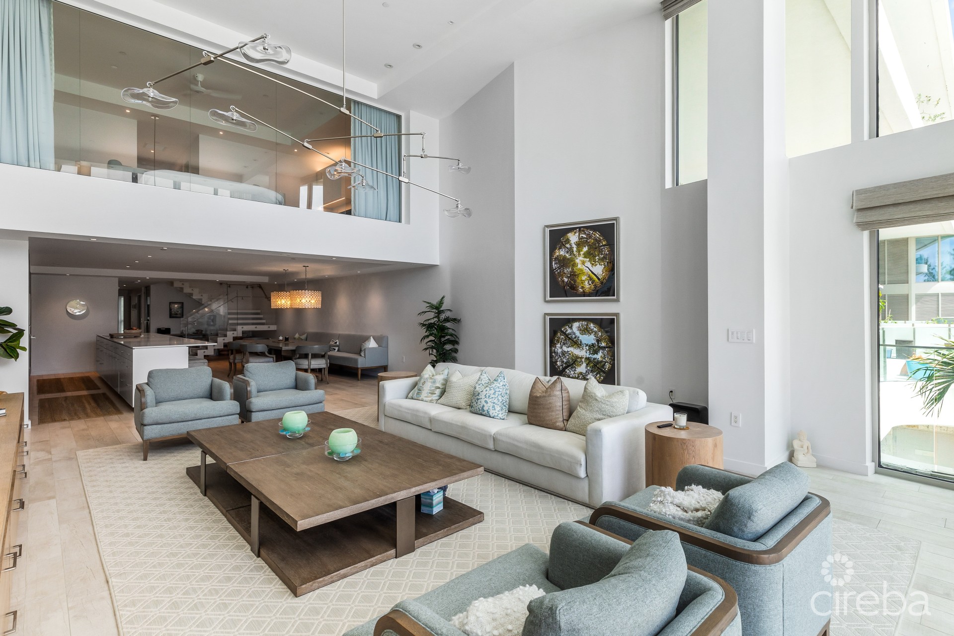 TIDES -  BEACHFRONT, LUXURY 4 BEDROOM CONDO WITH TERRACE