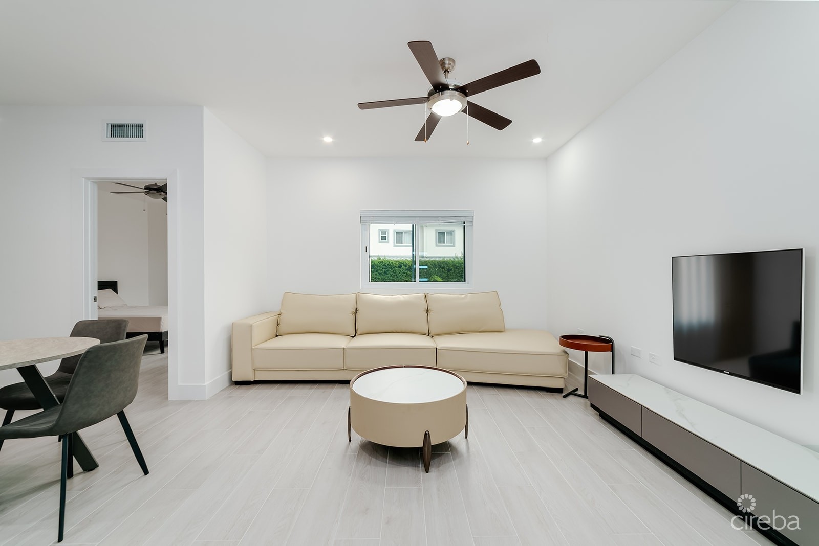 2 BEDROOM CONDO IN YARL 2 BEDROOM CONDO IN YARL