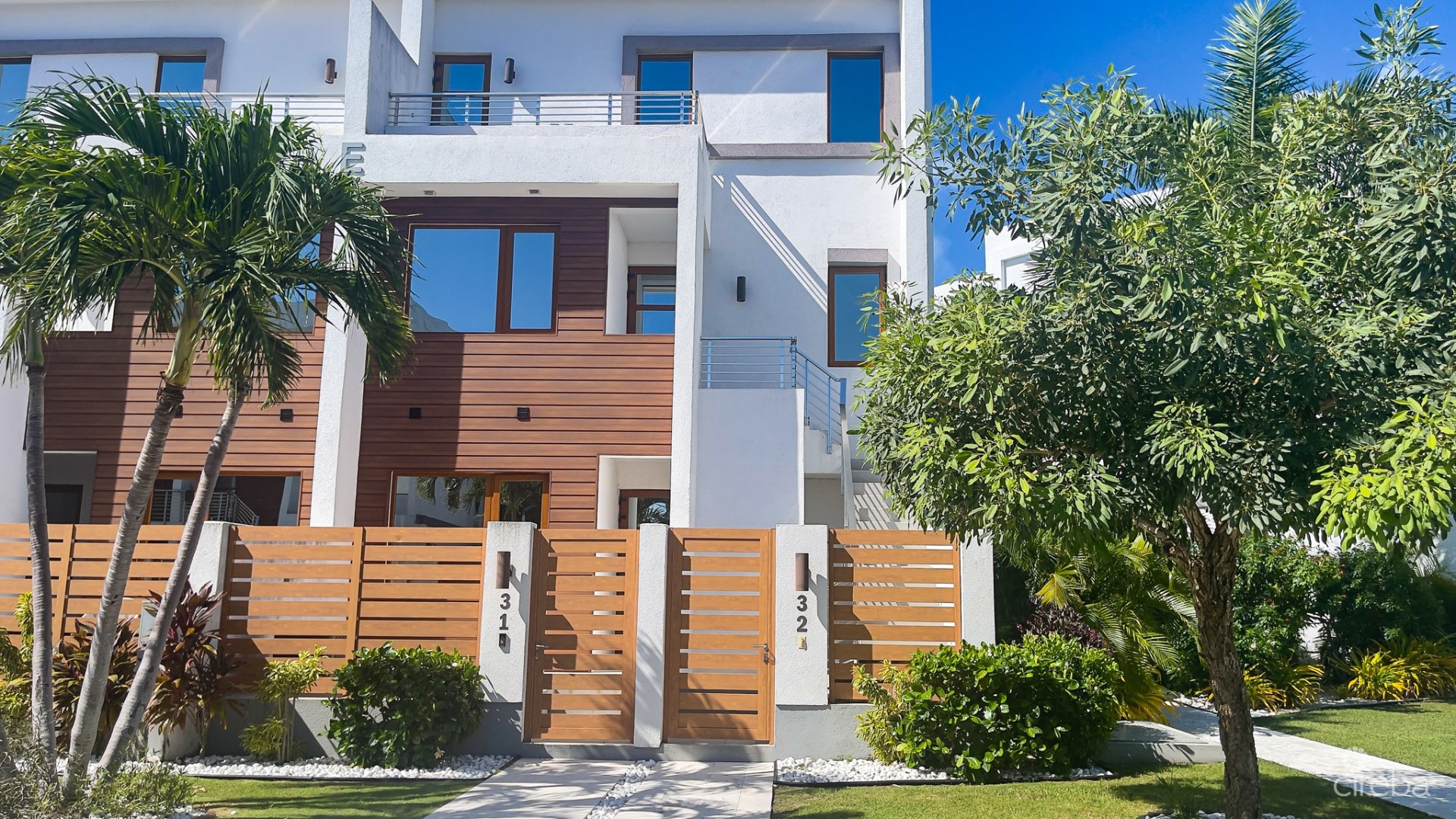 4 BED ARVIA CANAL FRONT 4 BED ARVIA CANAL FRONT