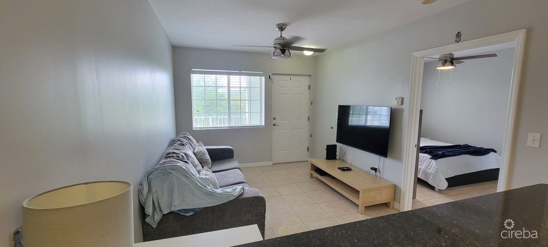 LAKESIDE--1BED/1BATH--MINUTES TO CAMANA BAY/SEVEN MILE BEACH