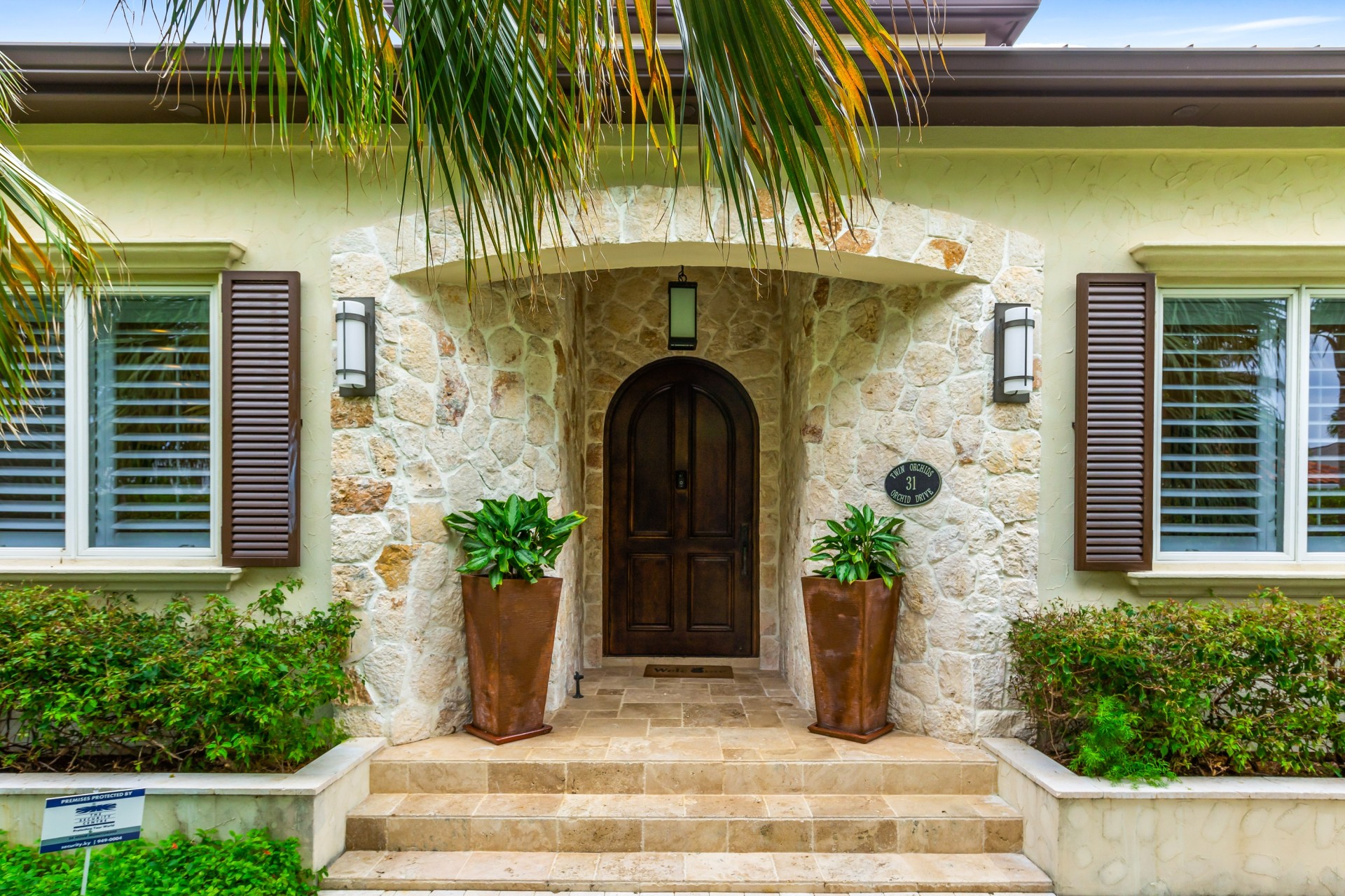 Twin Orchids - Yacht Club