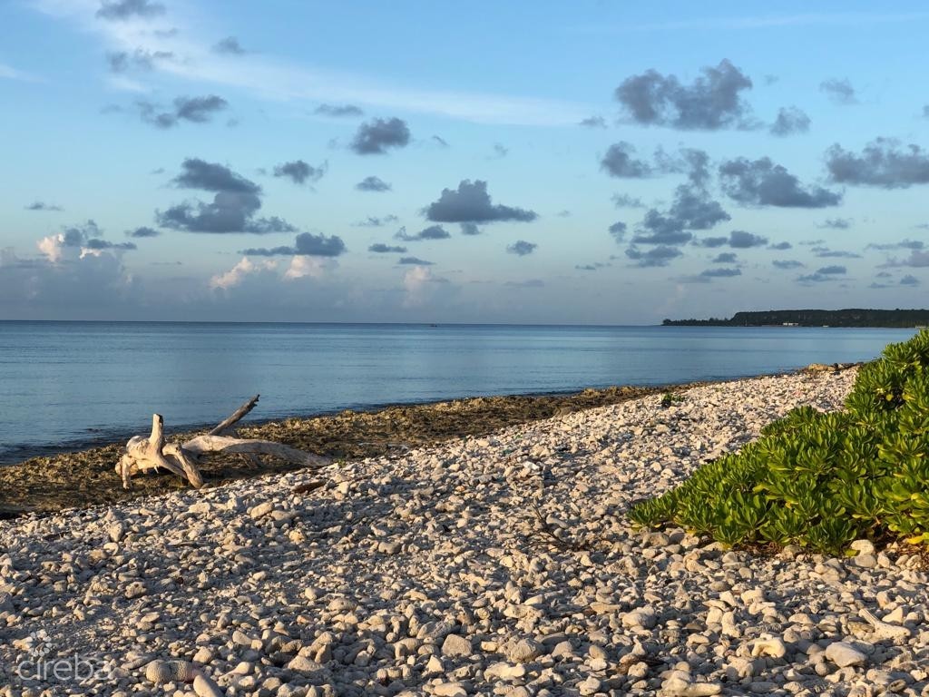 PRIMIER WATERFRONT LOT CAYMAN BRAC