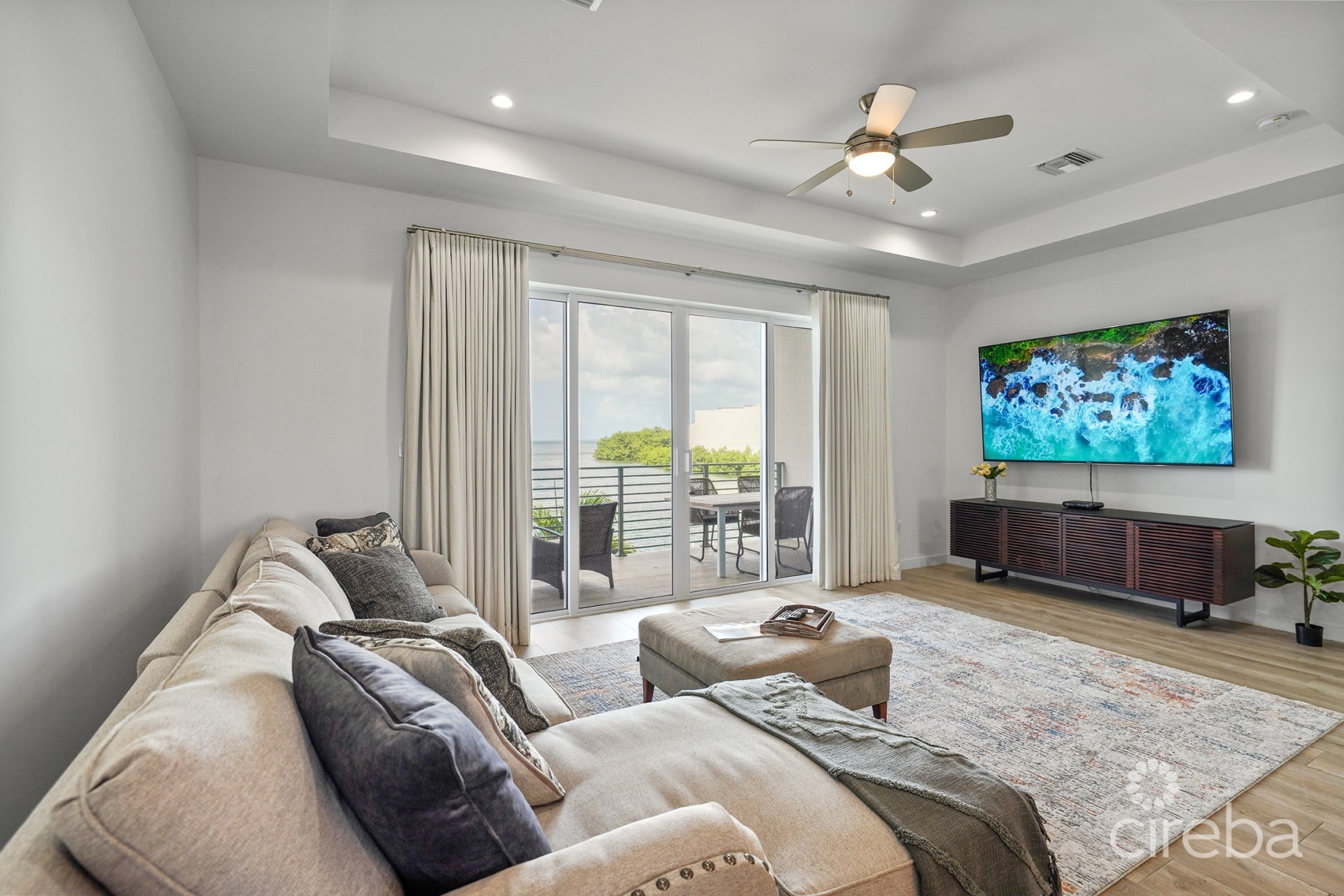 OCEAN CREST #21, GEORGE TOWN WATERFRONT