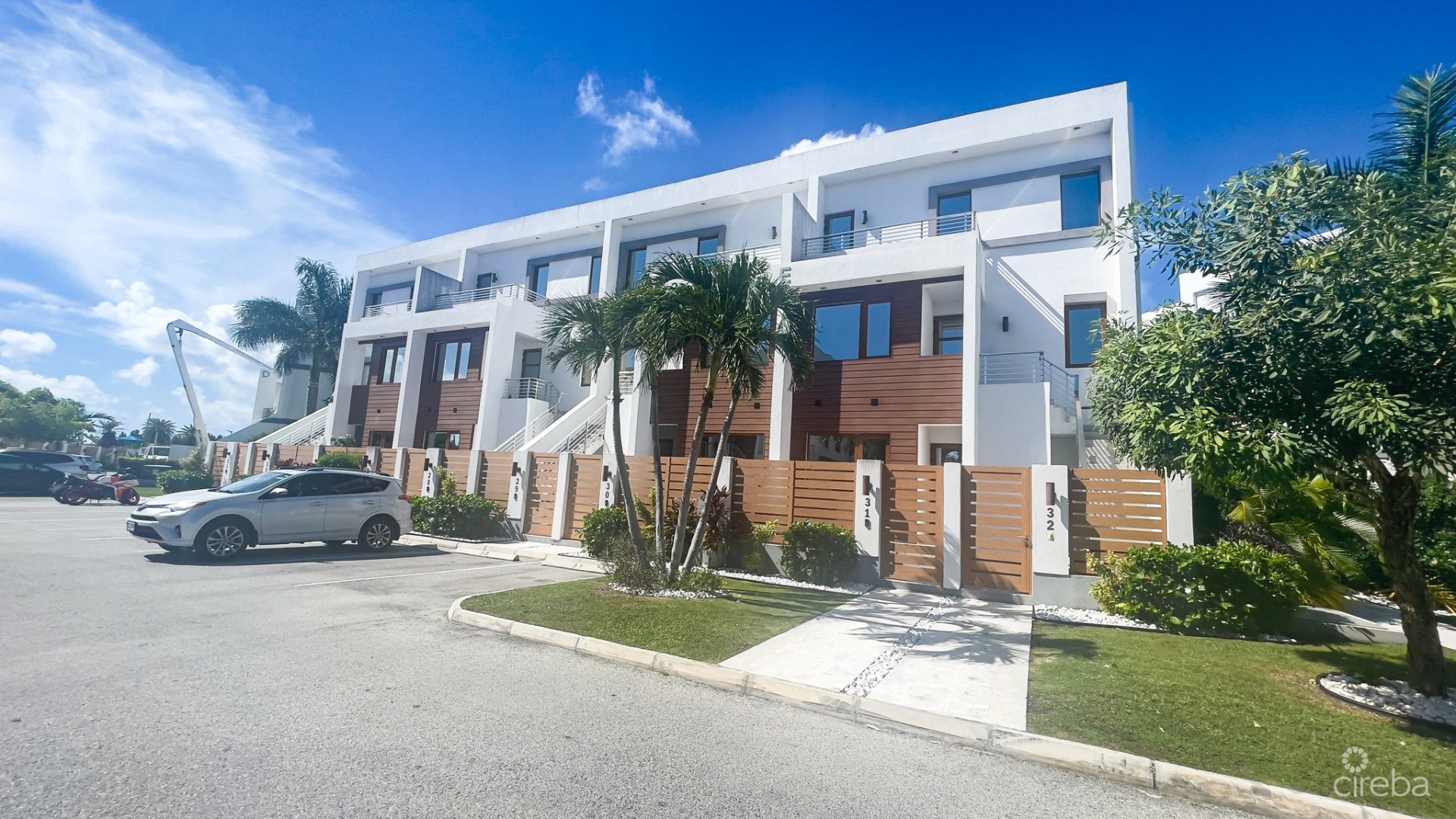 4 BED ARVIA CANAL FRONT