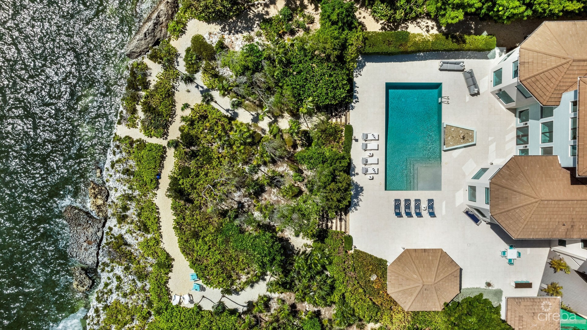 CHIARO DI LUNA, A LUXURY OCEAN FRONT ESTATE IN VISTA DEL MAR