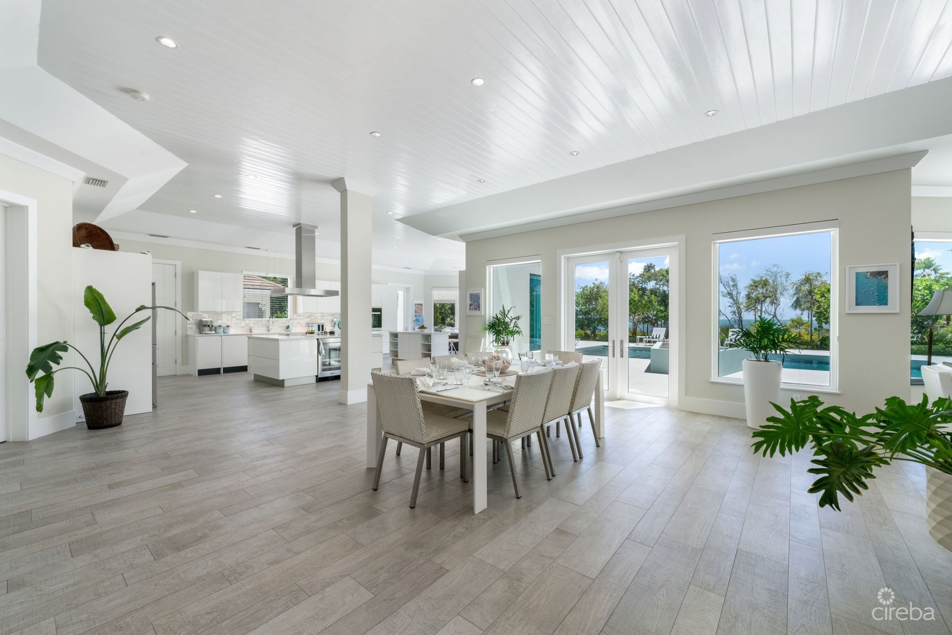 CHIARO DI LUNA, A LUXURY OCEAN FRONT ESTATE IN VISTA DEL MAR