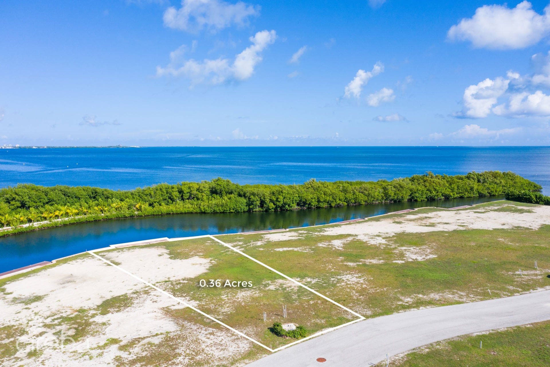 HARBOUR REACH 0.37 ACRES, NORTH SOUND FRONT LAND