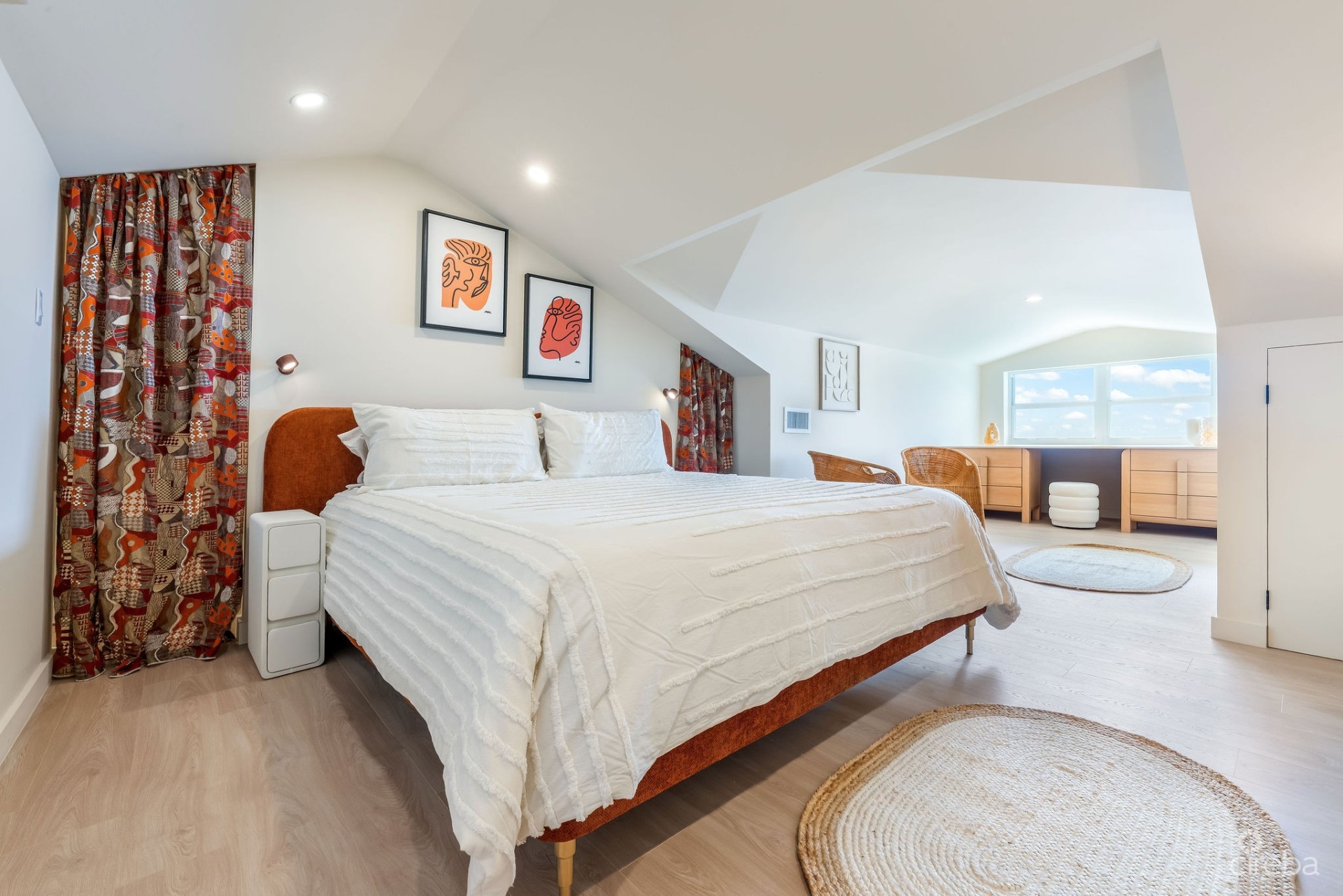 SUPERB VALUE AND VIEWS ON SPOTTS BEACH - 15 CORAL BAY VILLAGE