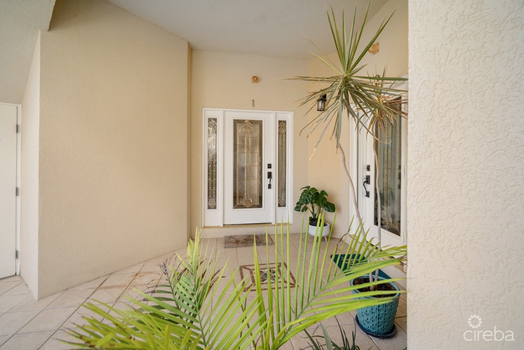 YACHT CLUB VILLAS W DOCK