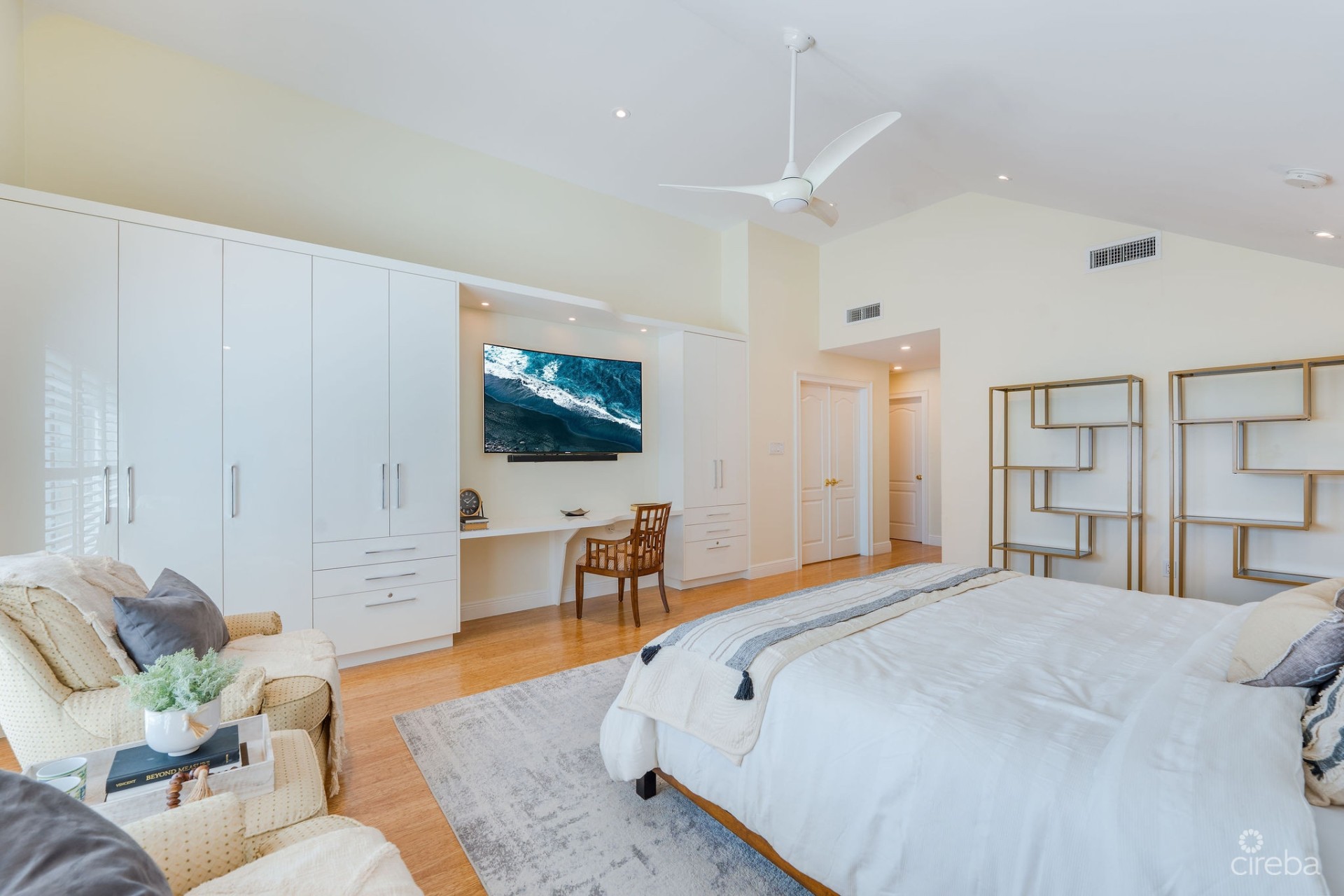 BRITANNIA REGENTS COURT | 4-BED TWO-STORY HOME IN SMB CORRIDOR