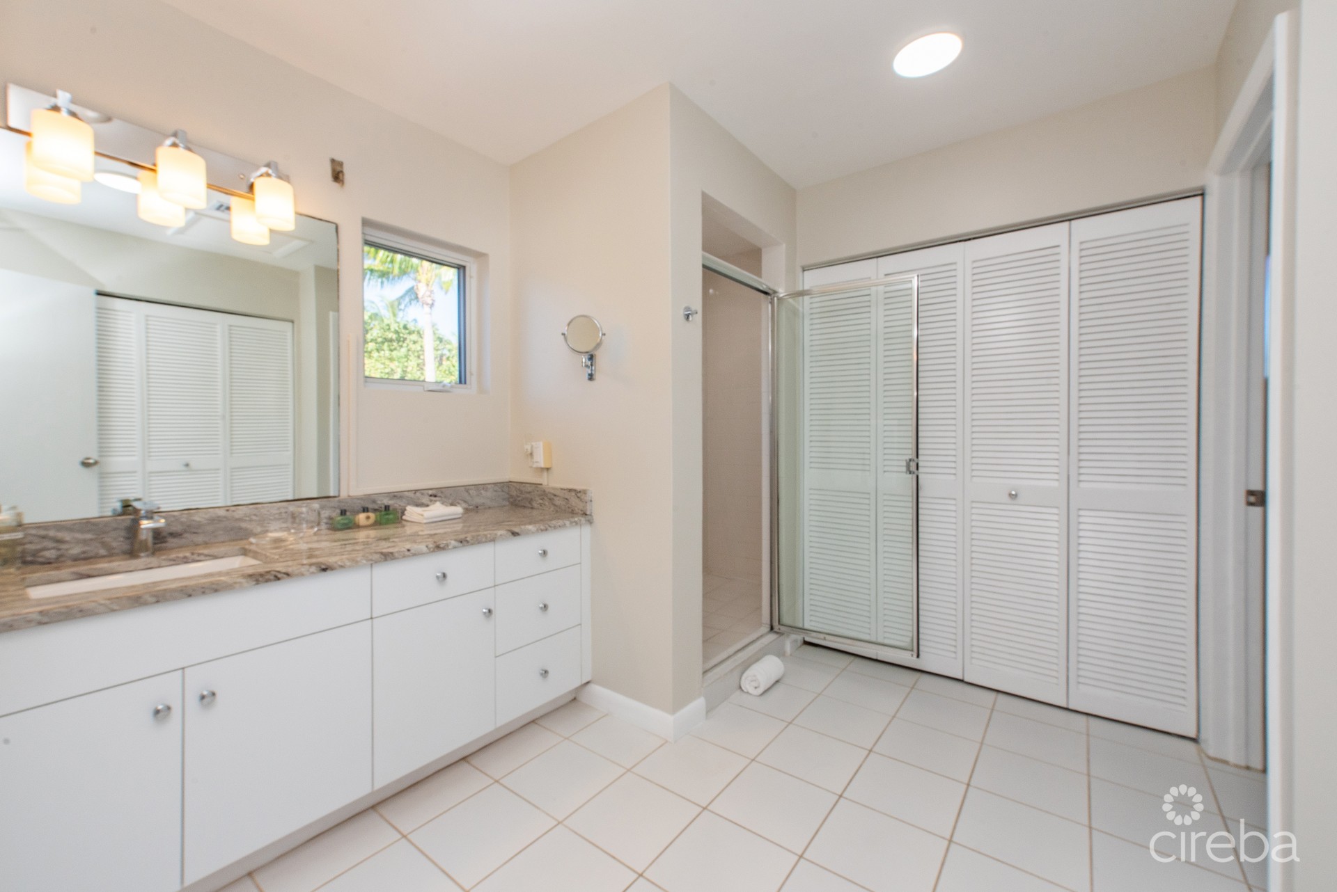 POOLS OF THE KAI - BEACHFRONT OASIS IN RUM POINT