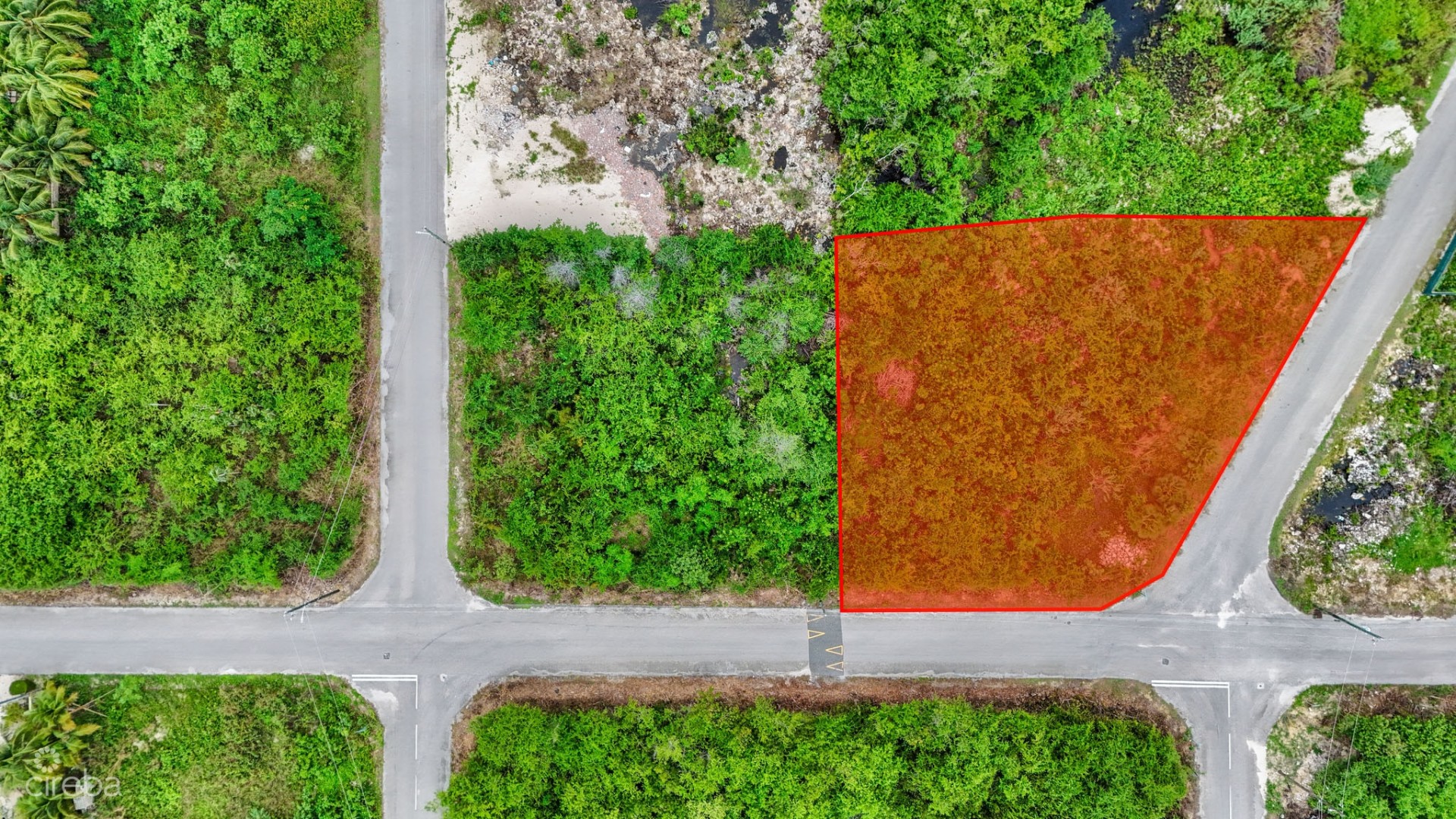 LARGE CORNER LOT .366 ACRE IN LOOKOUT GARDENS