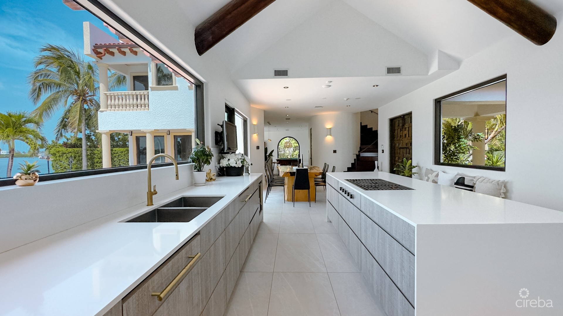 CRYSTAL HARBOUR - OCEAN FRONT HOME