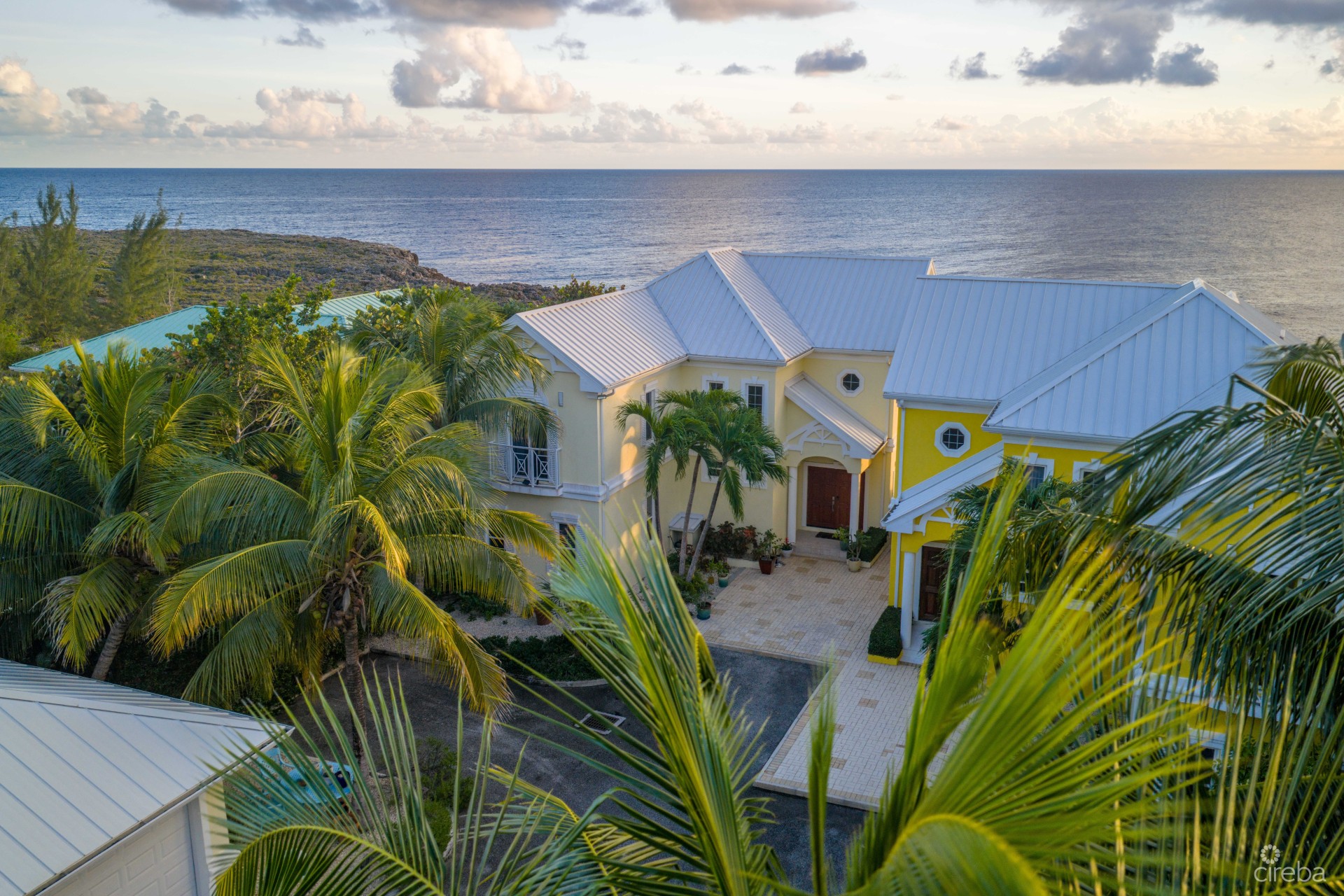 4 BED OCEAN FRONT IN SAVANNAH