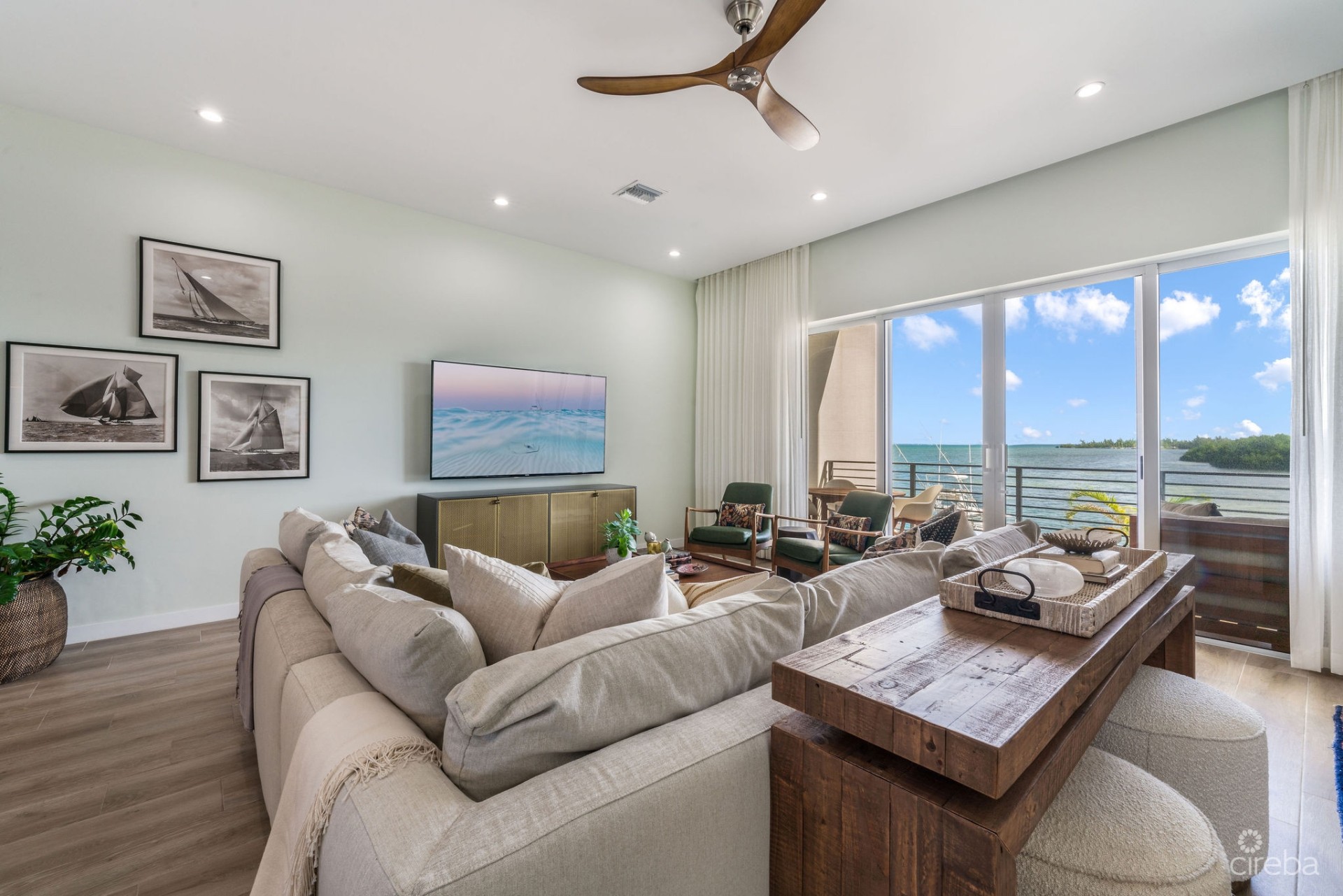 OCEAN CREST 14, OCEANFRONT TOWNHOME WITH STUDIO