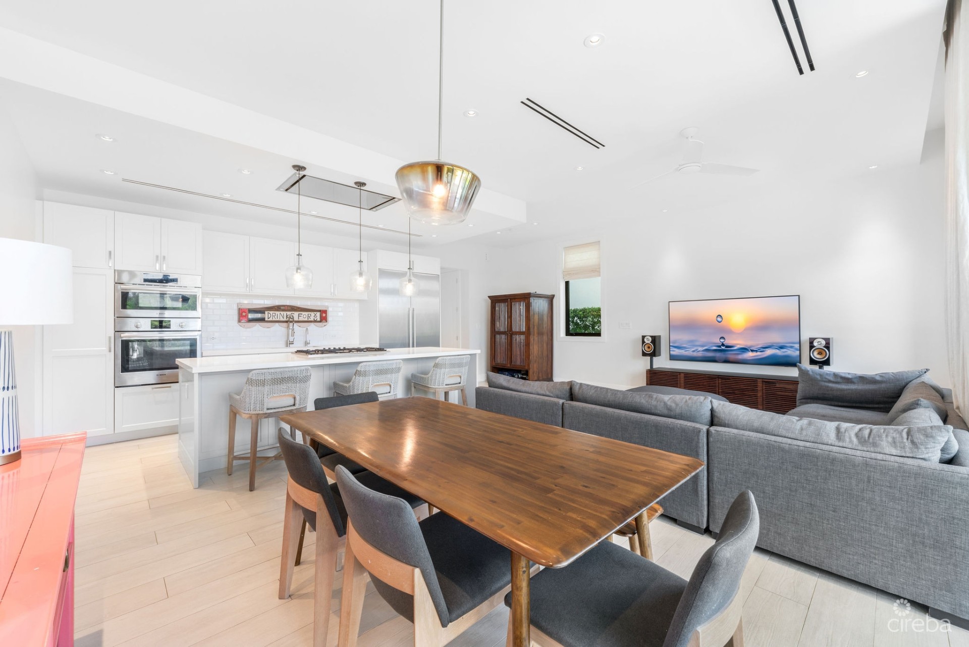 OLEA 107, CANAL FRONT 3 BED DUPLEX - MOTIVATED