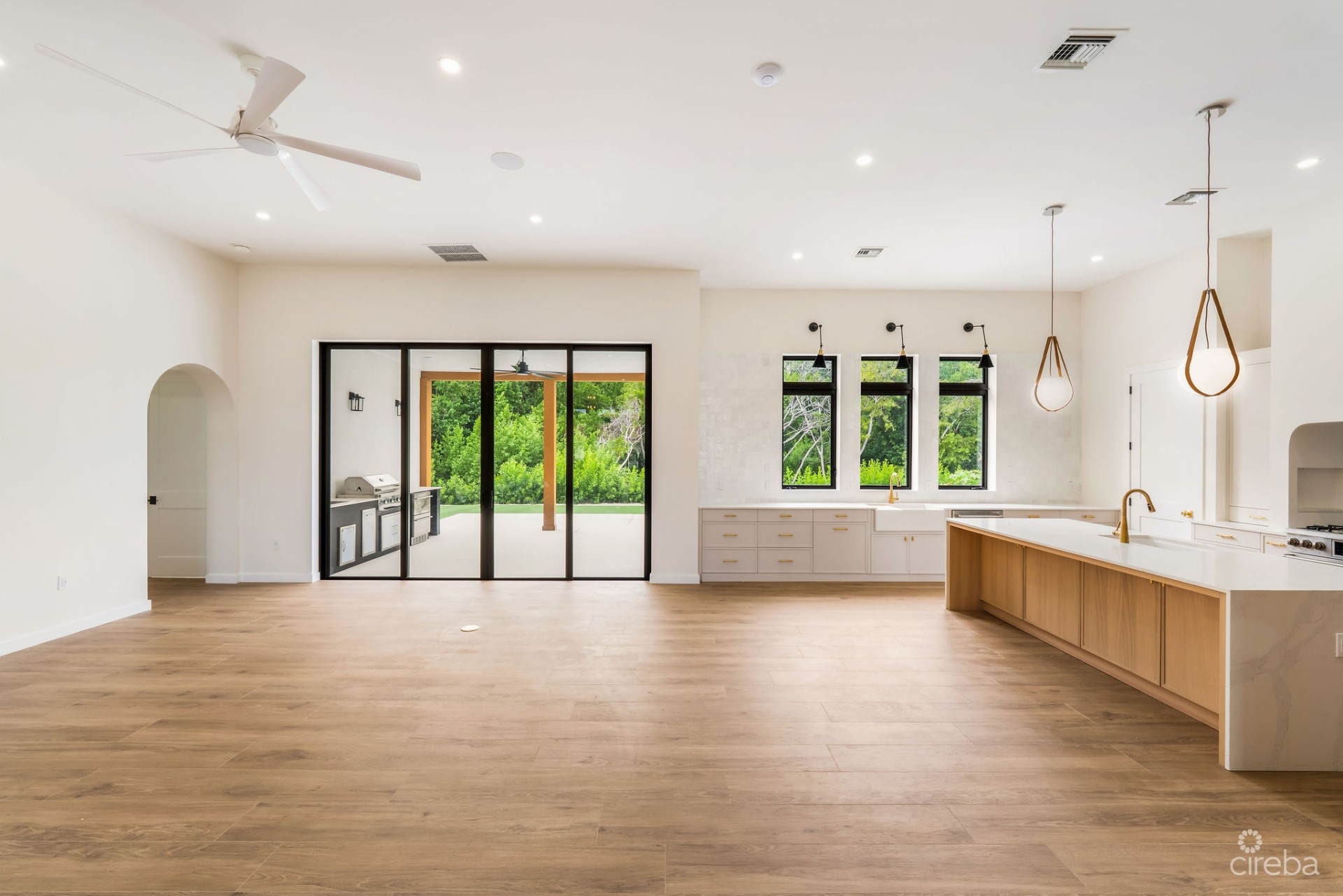 BEL AIR DR, SOUTH SOUND - CUSTOM NEW BUILD