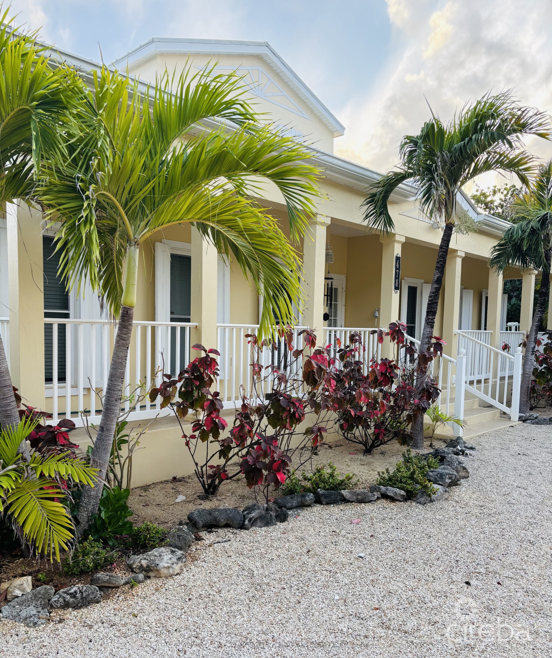 SOUTHSIDE HOME AND BLUFFSIDE COTTAGE
