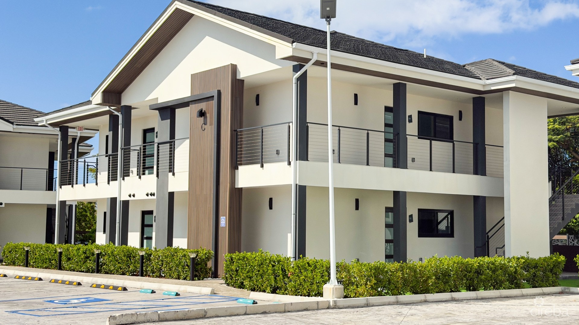 ARZA 3 BED CORNER CONDO