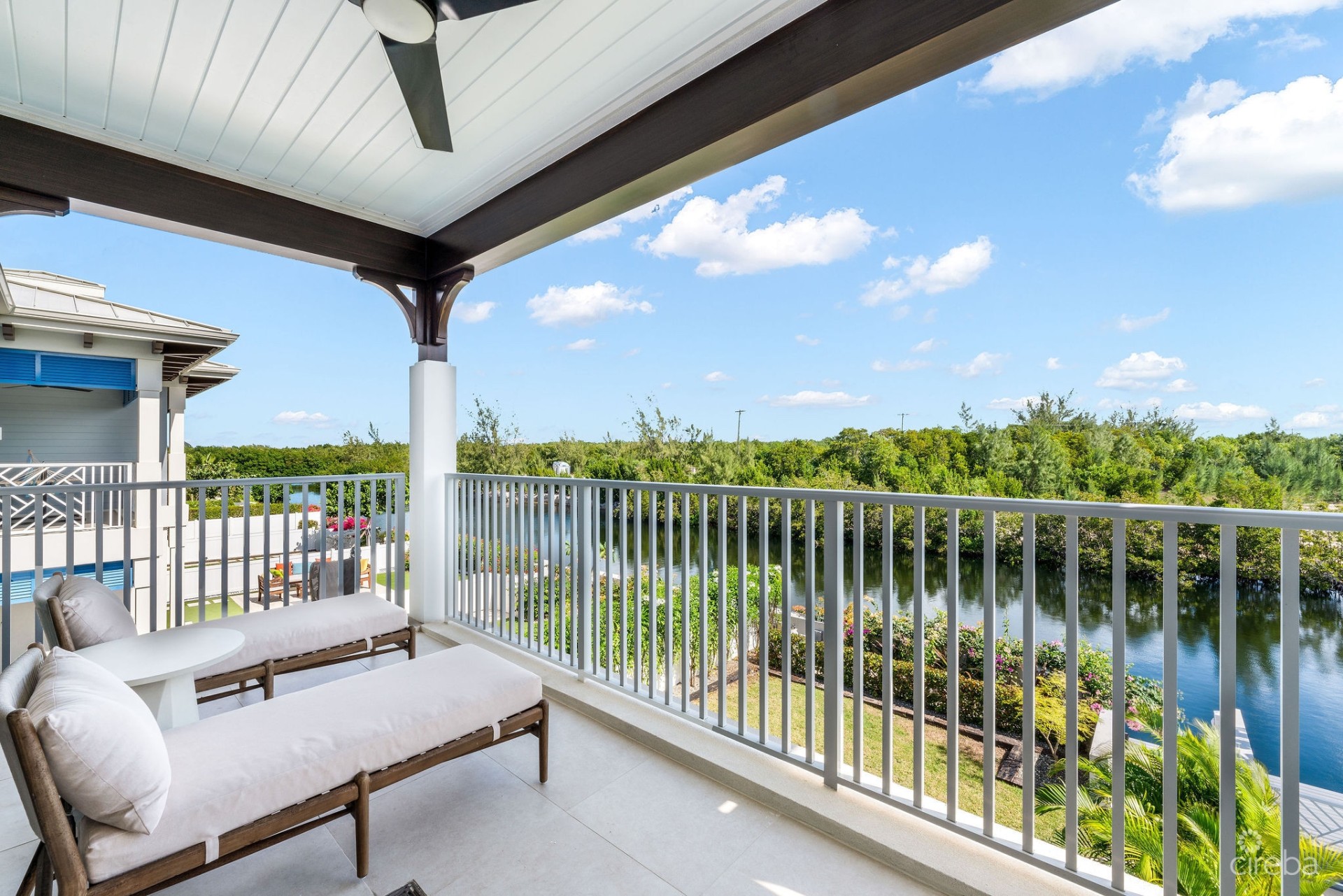 OLEA 107, CANAL FRONT 3 BED DUPLEX - MOTIVATED