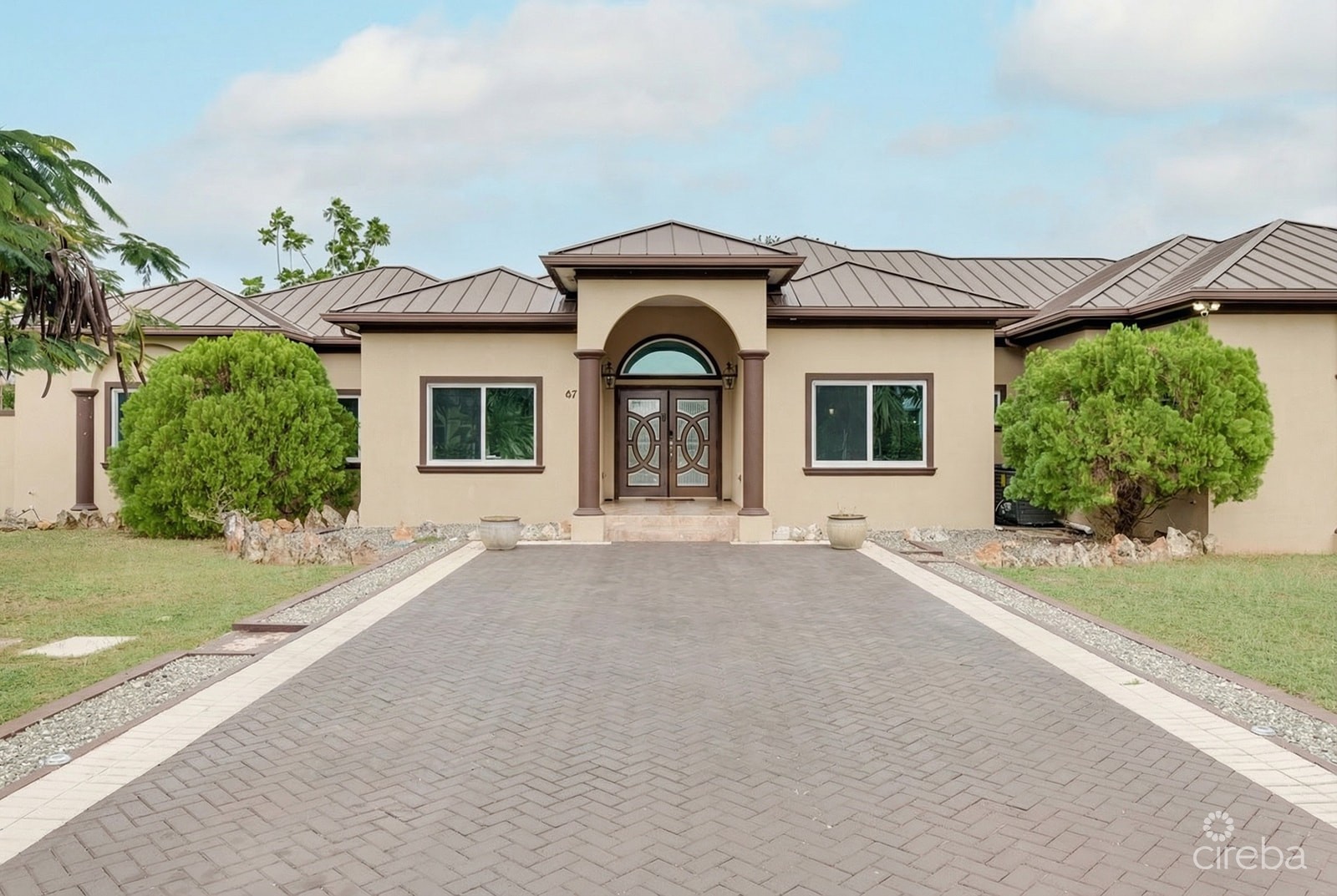 3 BED MIDWAY CLOSE FAMILY HOME