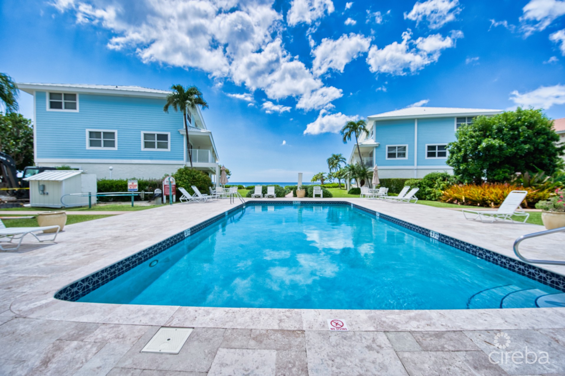 GRAPE TREE CONDO SEVEN MILE BEACH