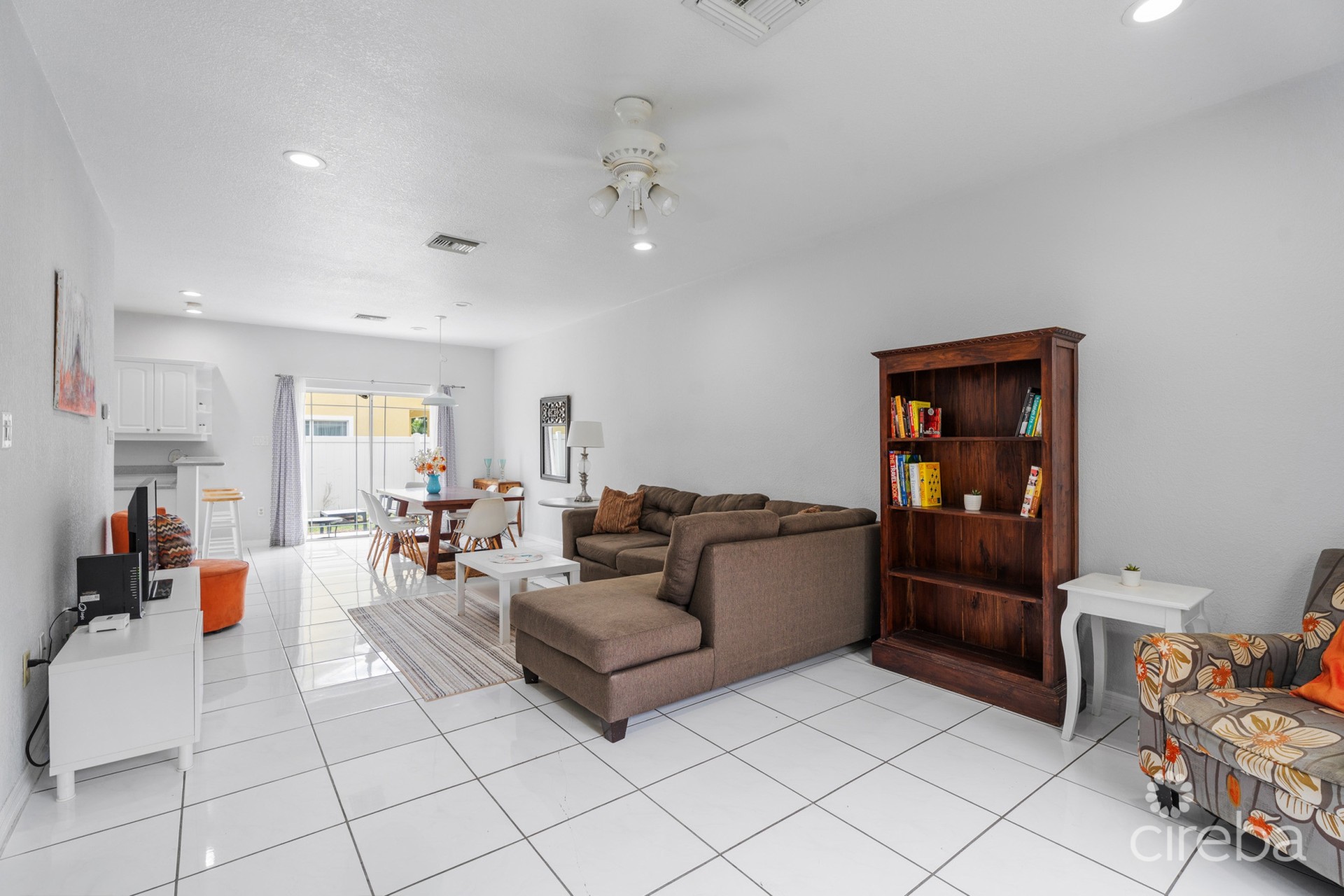 SOUTHERN SKIES 10, SOUTH SOUND HOME