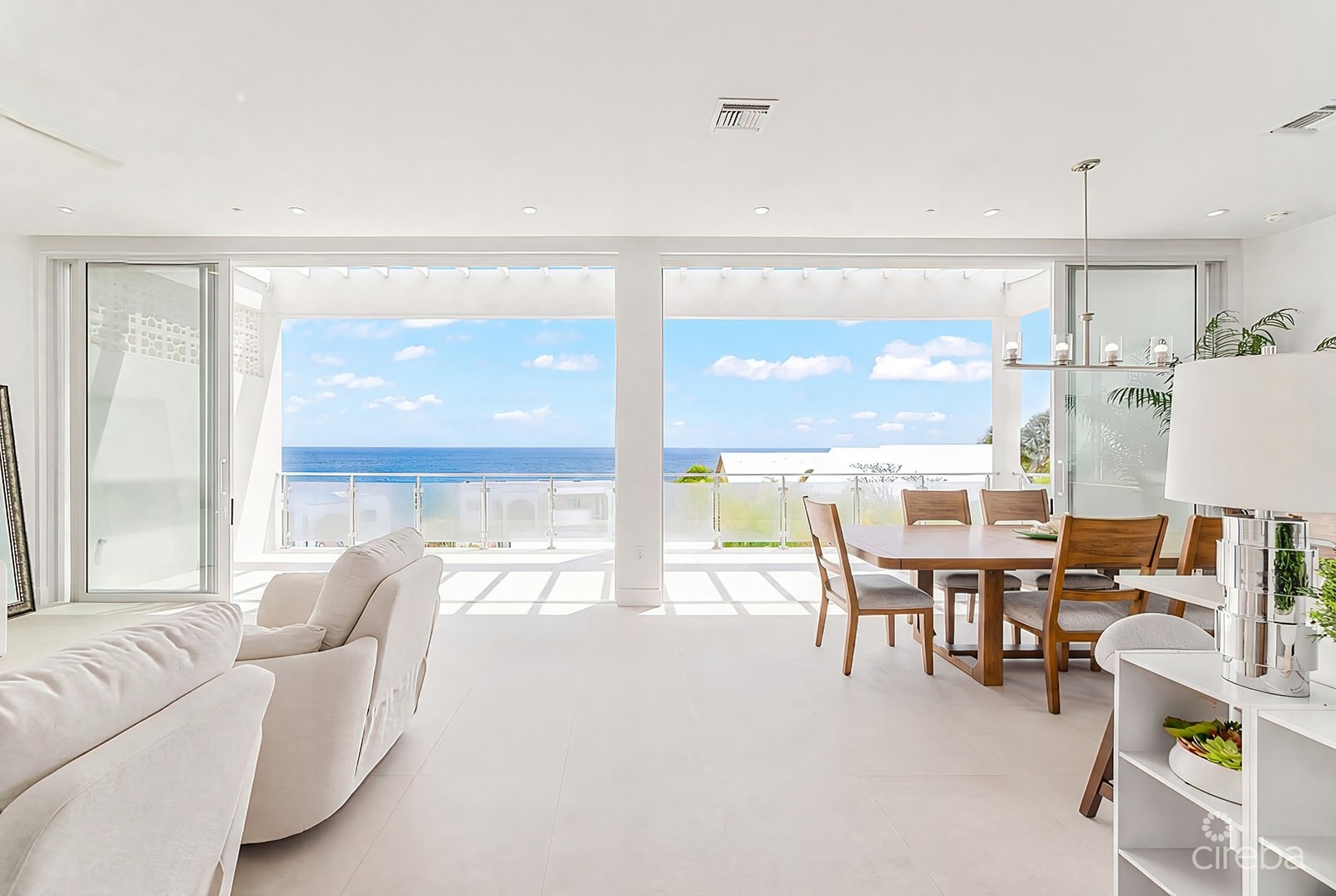 SUNSET POINT 19 - TOP FLOOR  PENTHOUSE WITH PANORAMIC SEA VIEWS