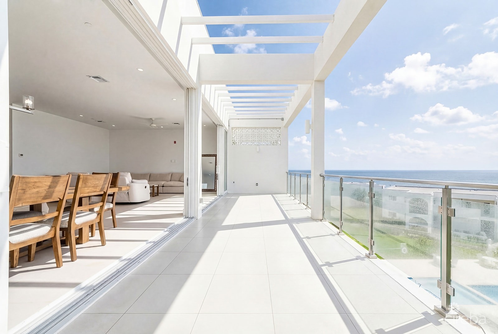 SUNSET POINT 19 - TOP FLOOR  PENTHOUSE WITH PANORAMIC SEA VIEWS