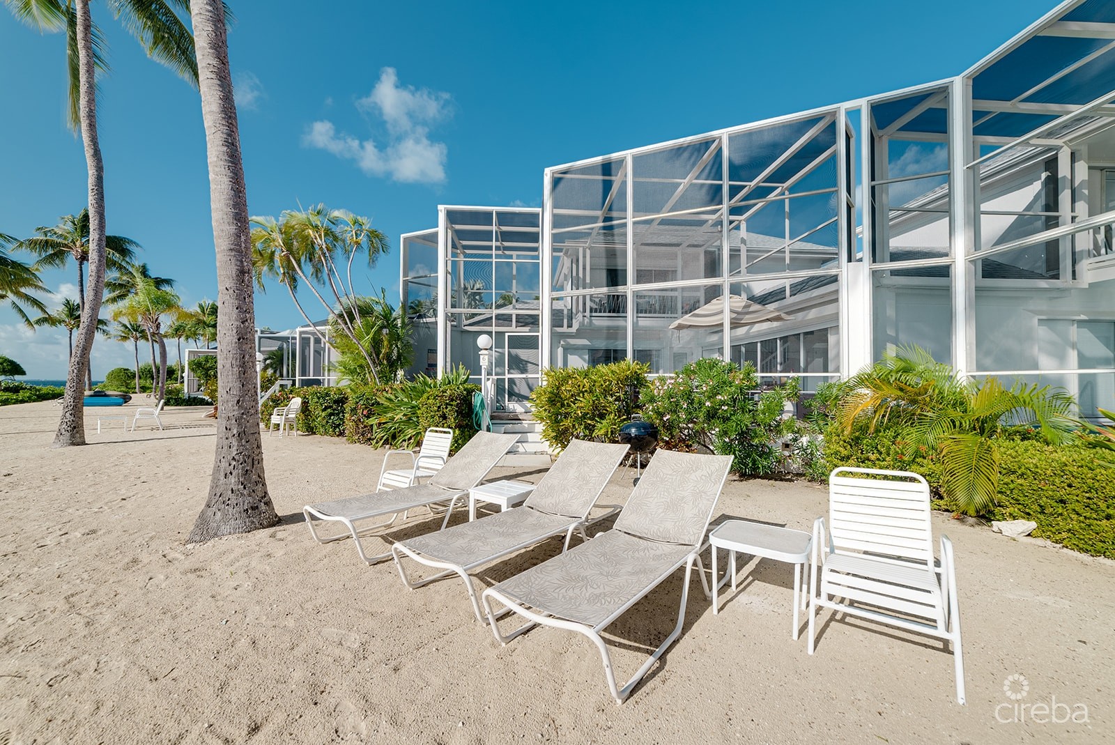 POOLS OF THE KAI - BEACHFRONT OASIS IN RUM POINT