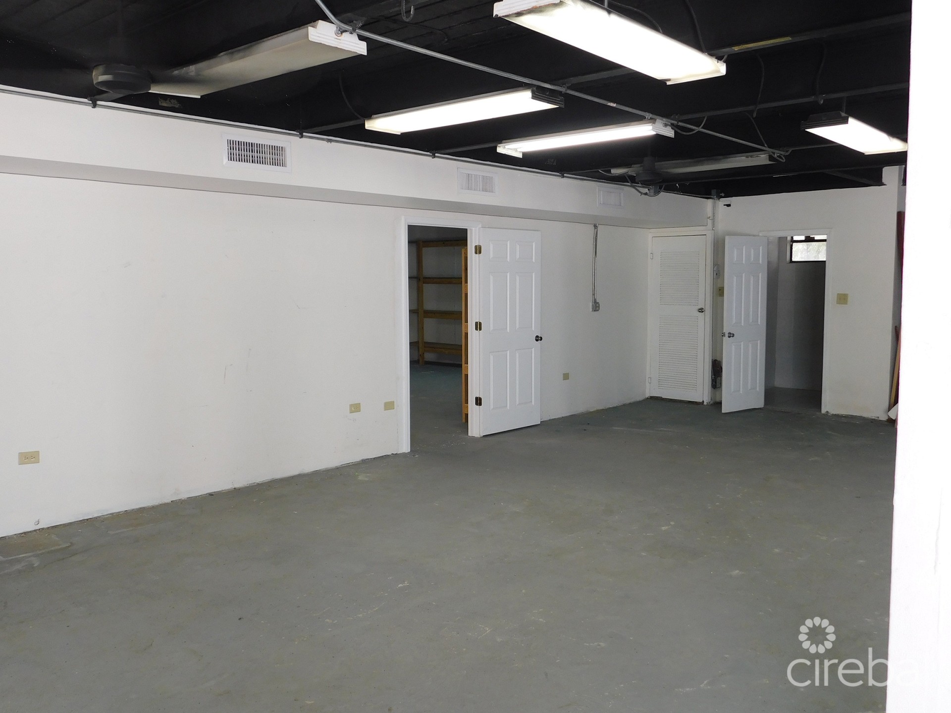 6,000 SQUARE FOOT STAND-ALONE WAREHOUSE - MARY STREET