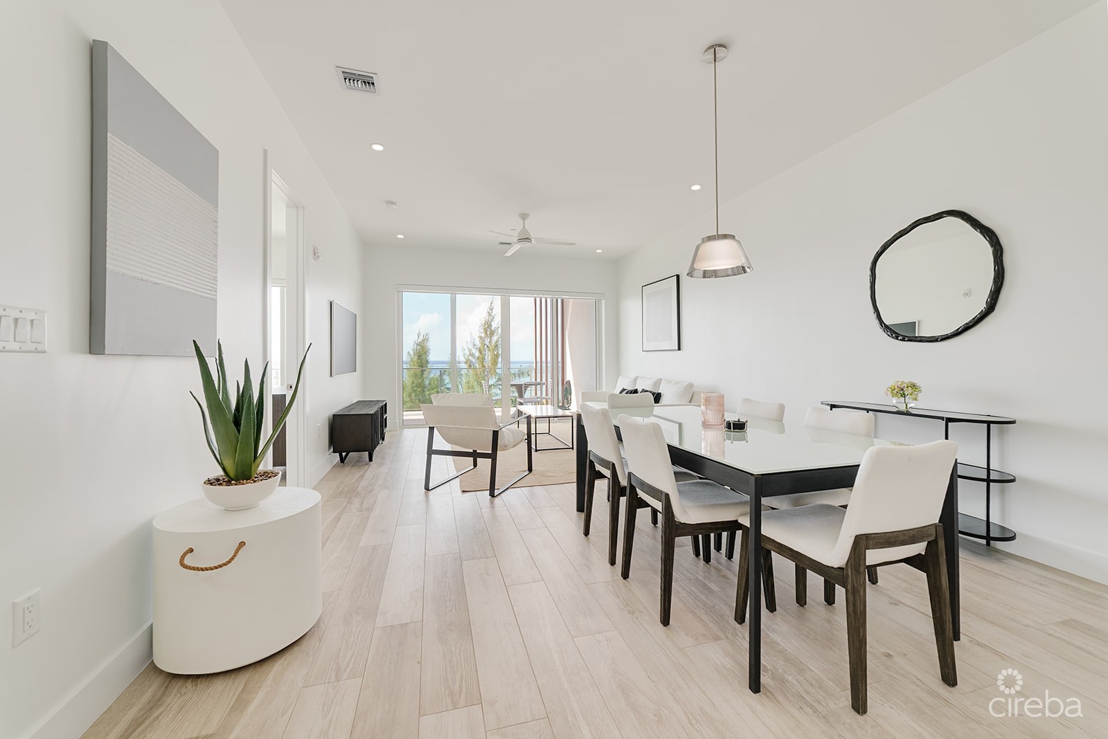 AURA PENTHOUSE - SOUTH SOUND