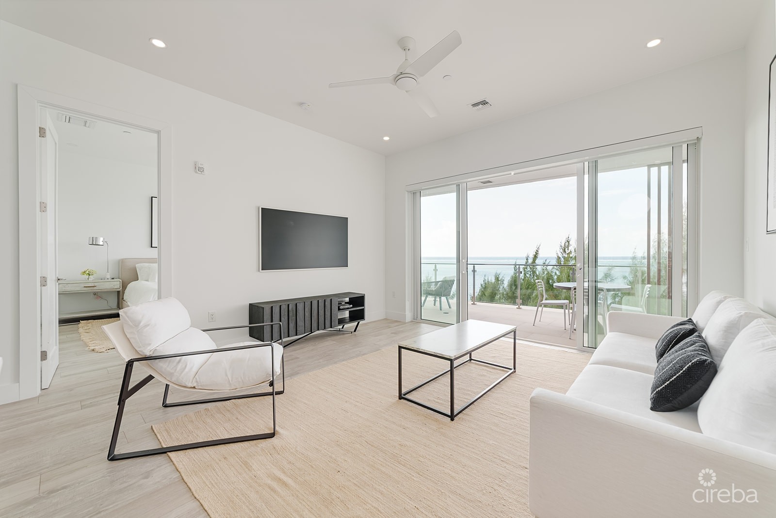 AURA PENTHOUSE - SOUTH SOUND